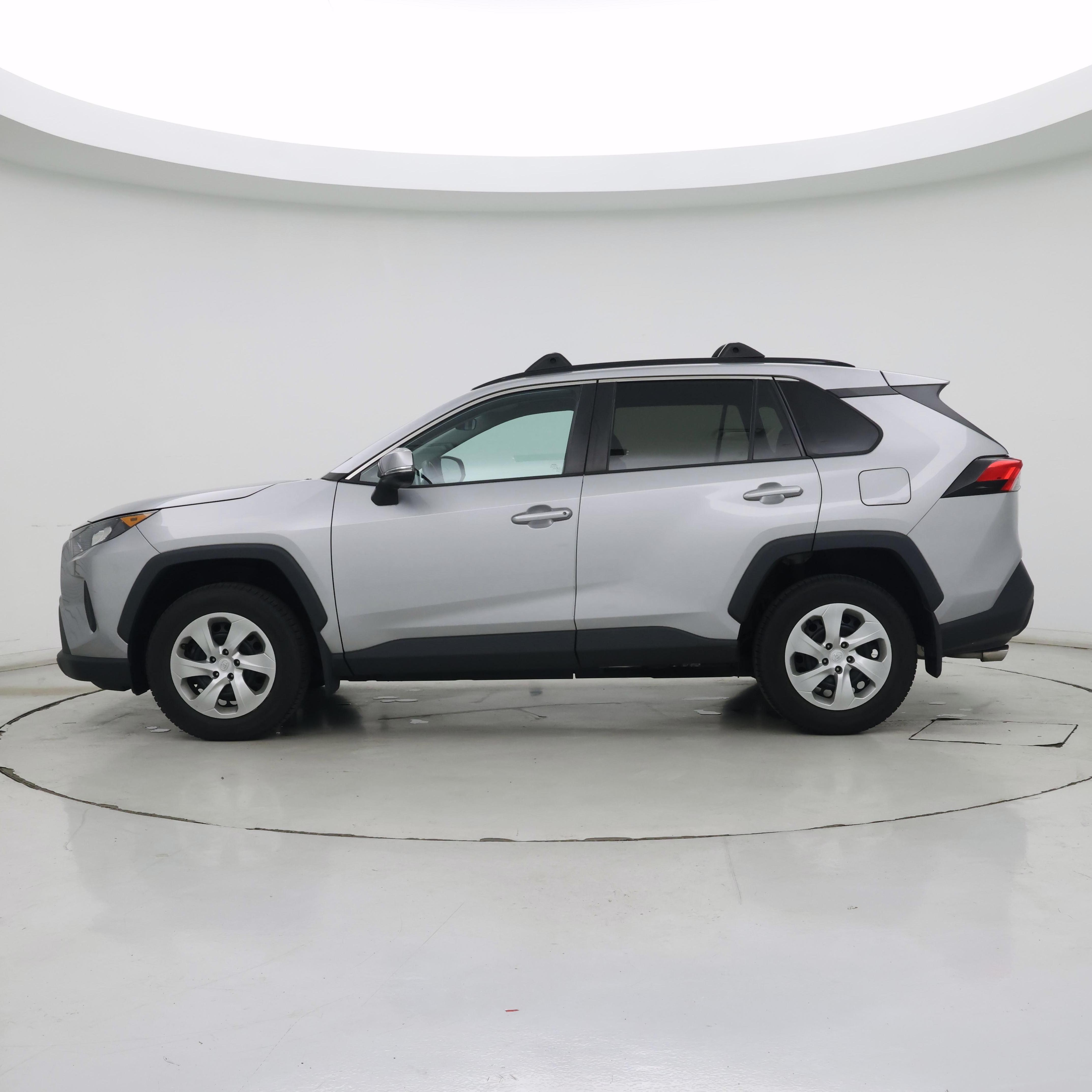 Thumbnail: 2019 Toyota RAV4 - 3
