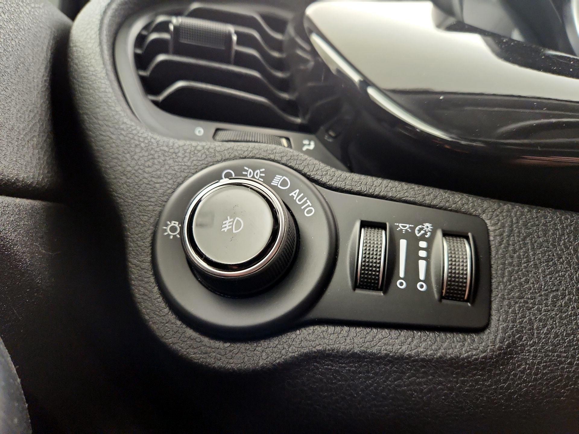 Thumbnail: 2016 Fiat 500X - 13