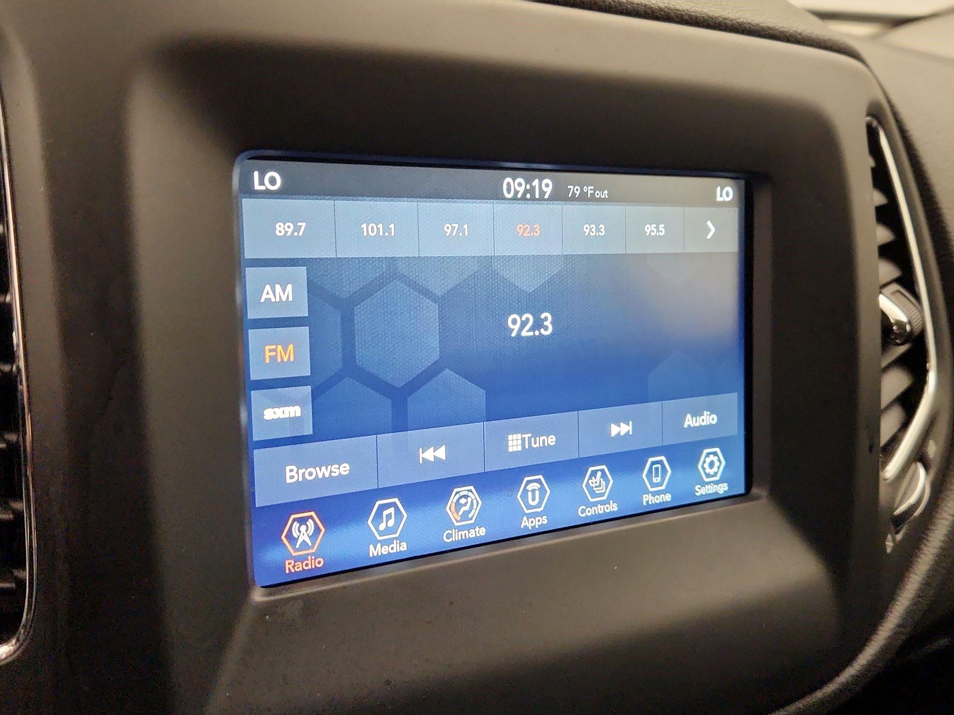 Thumbnail: 2019 Jeep Compass - 15