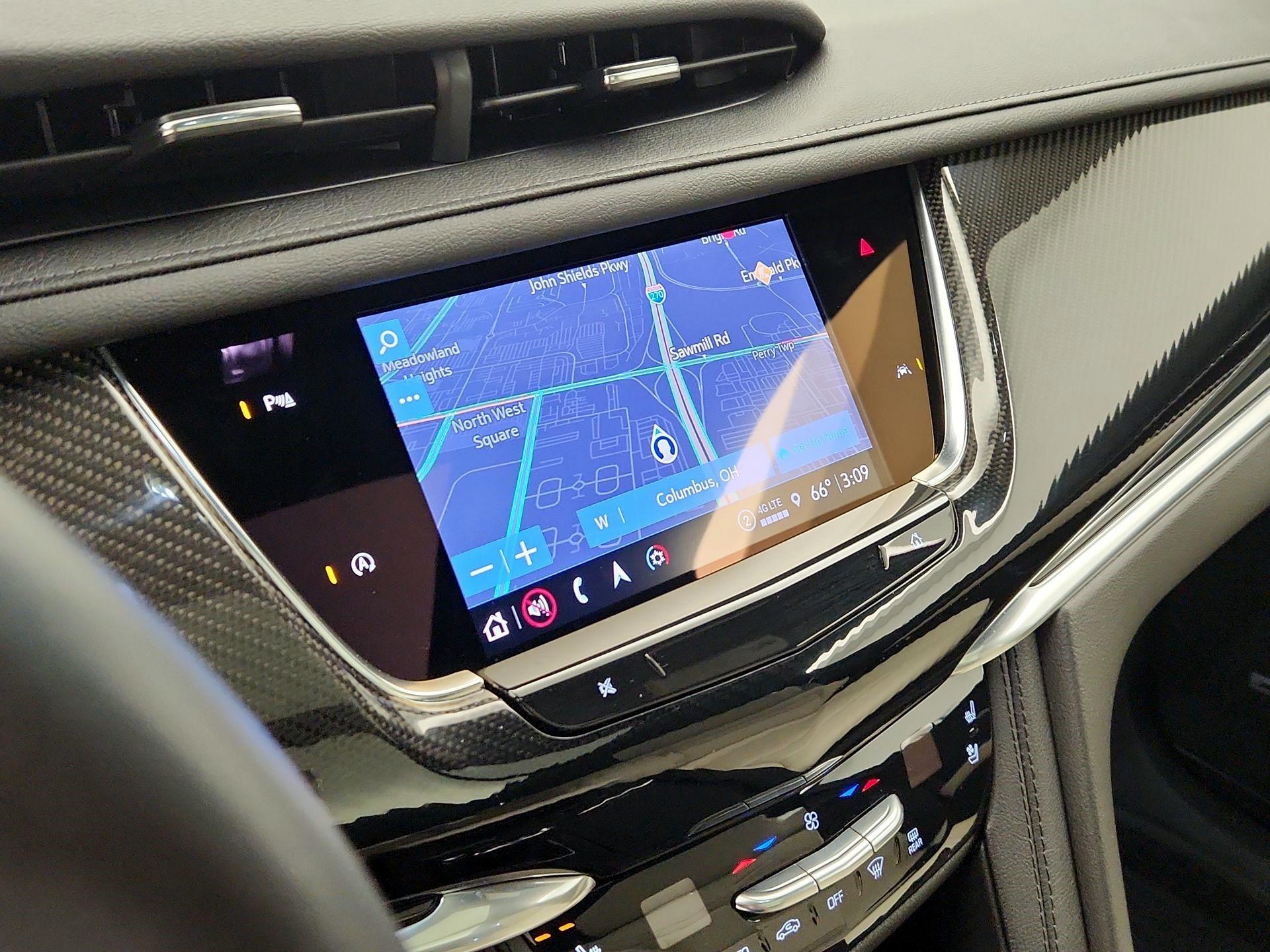 Thumbnail: 2023 Cadillac XT6 - 14