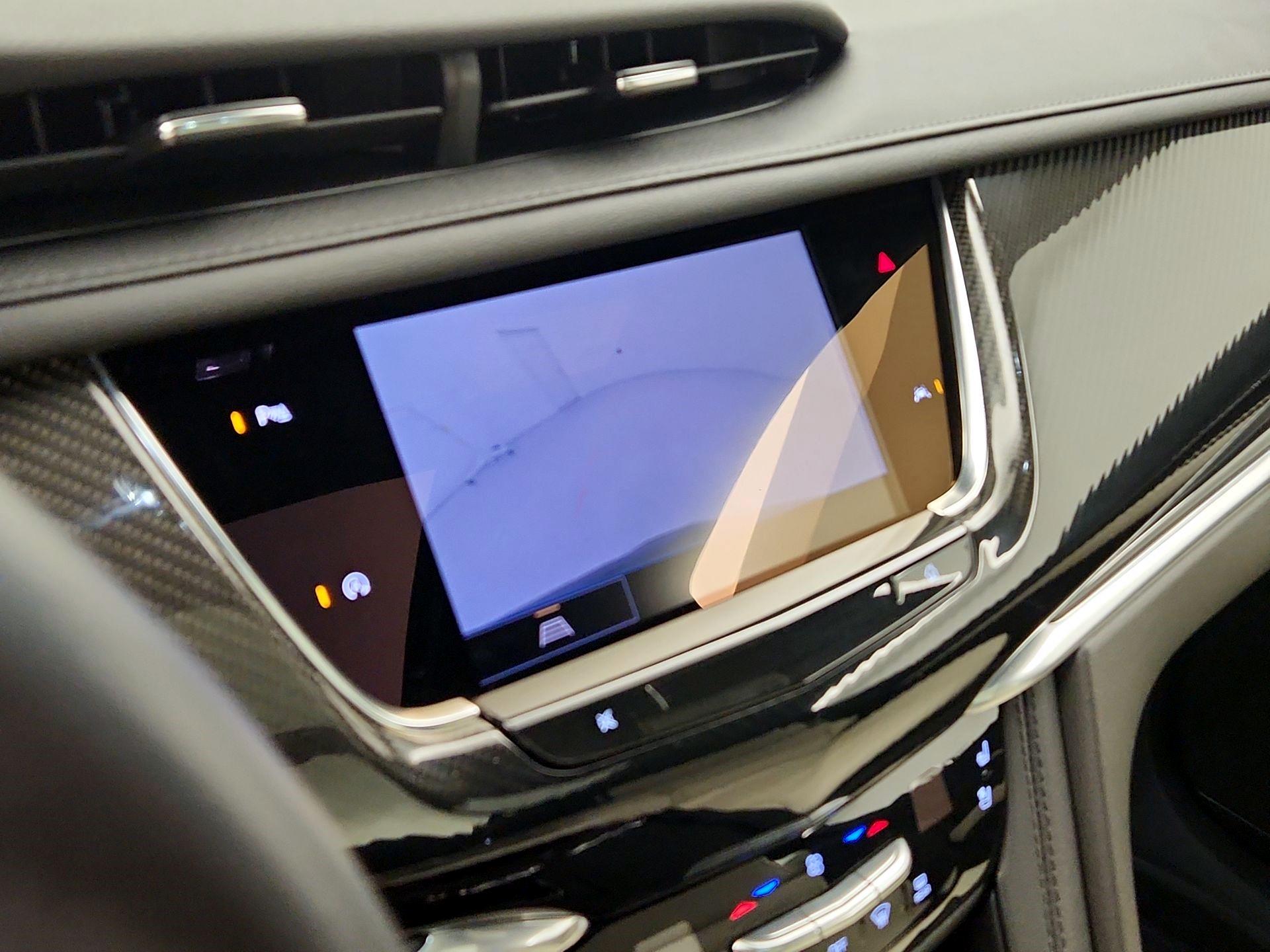 Thumbnail: 2023 Cadillac XT6 - 15