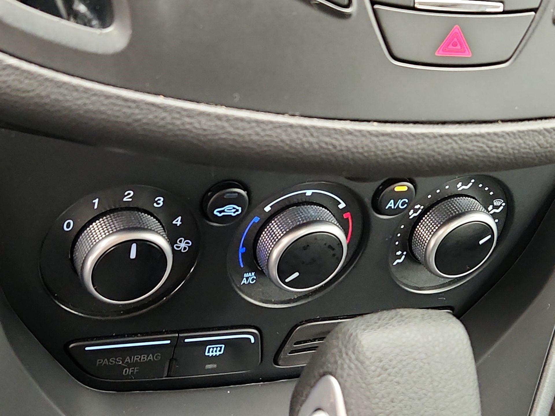 Thumbnail: 2014 Ford Escape - 16