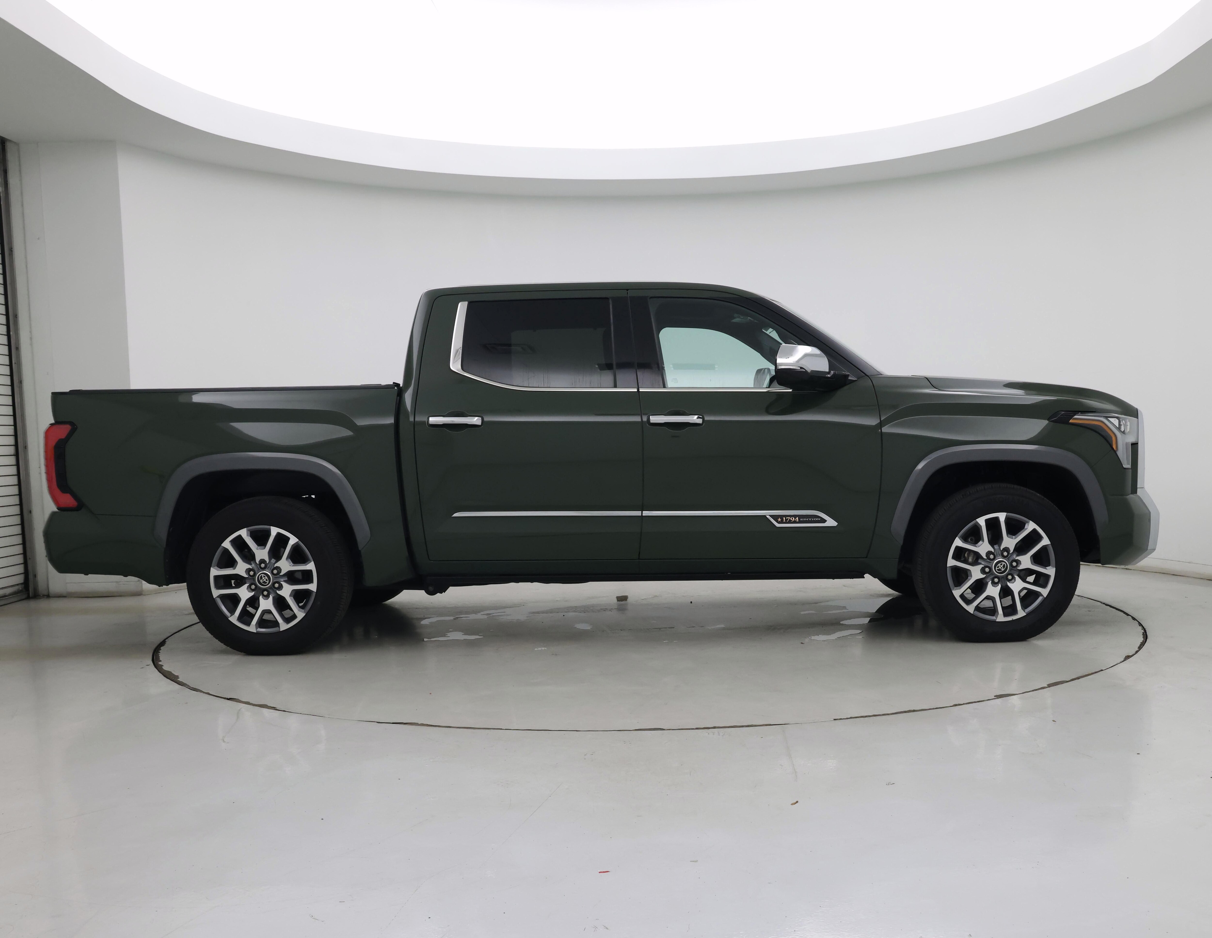 Thumbnail: 2022 Toyota Tundra - 7