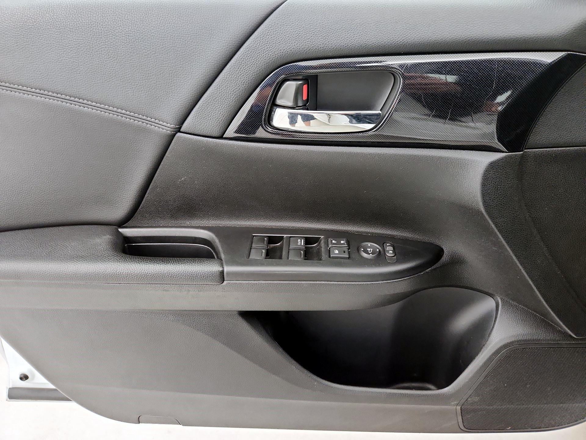 Thumbnail: 2013 Honda Accord - 12