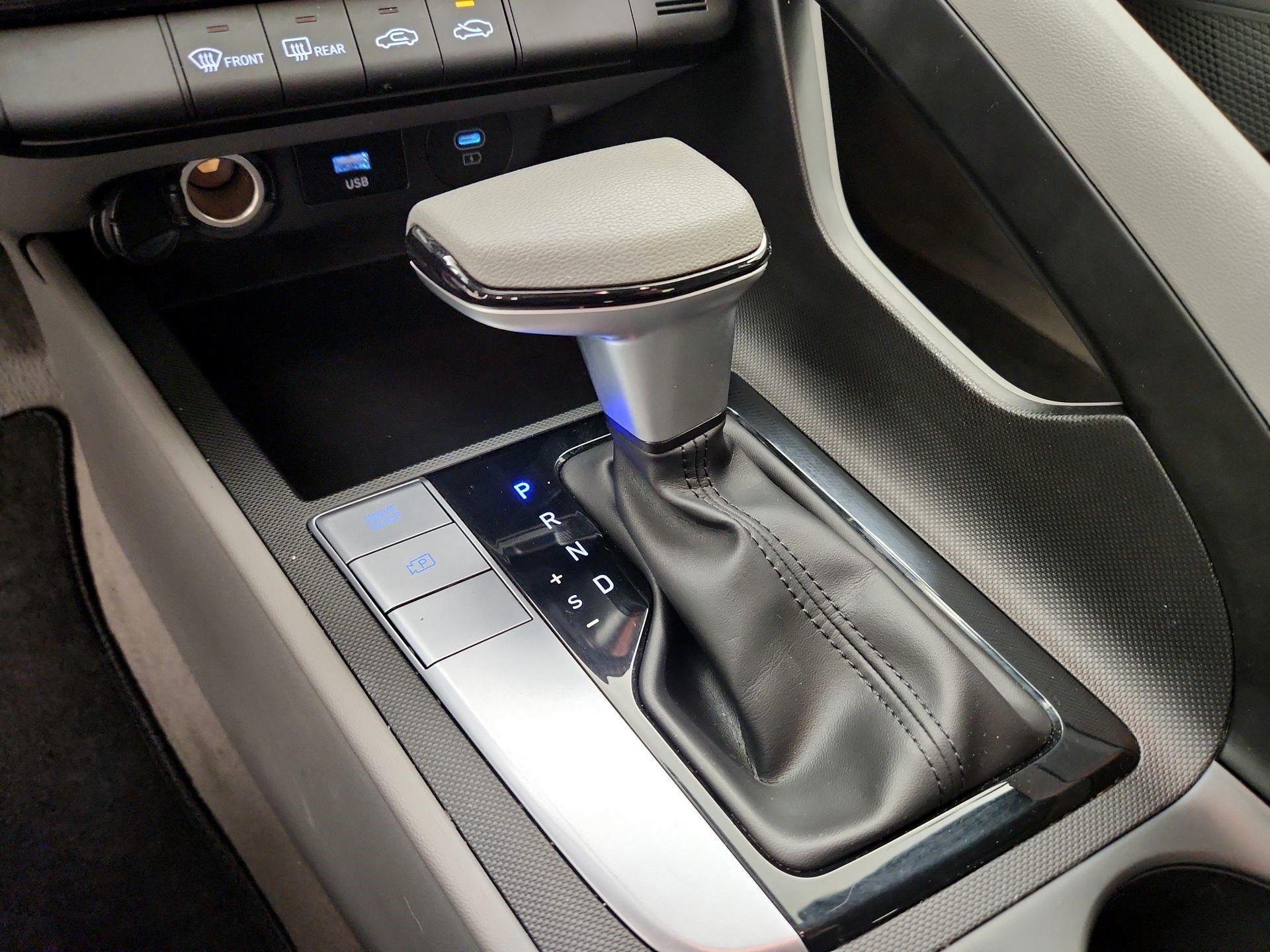Thumbnail: 2024 Hyundai Elantra - 18