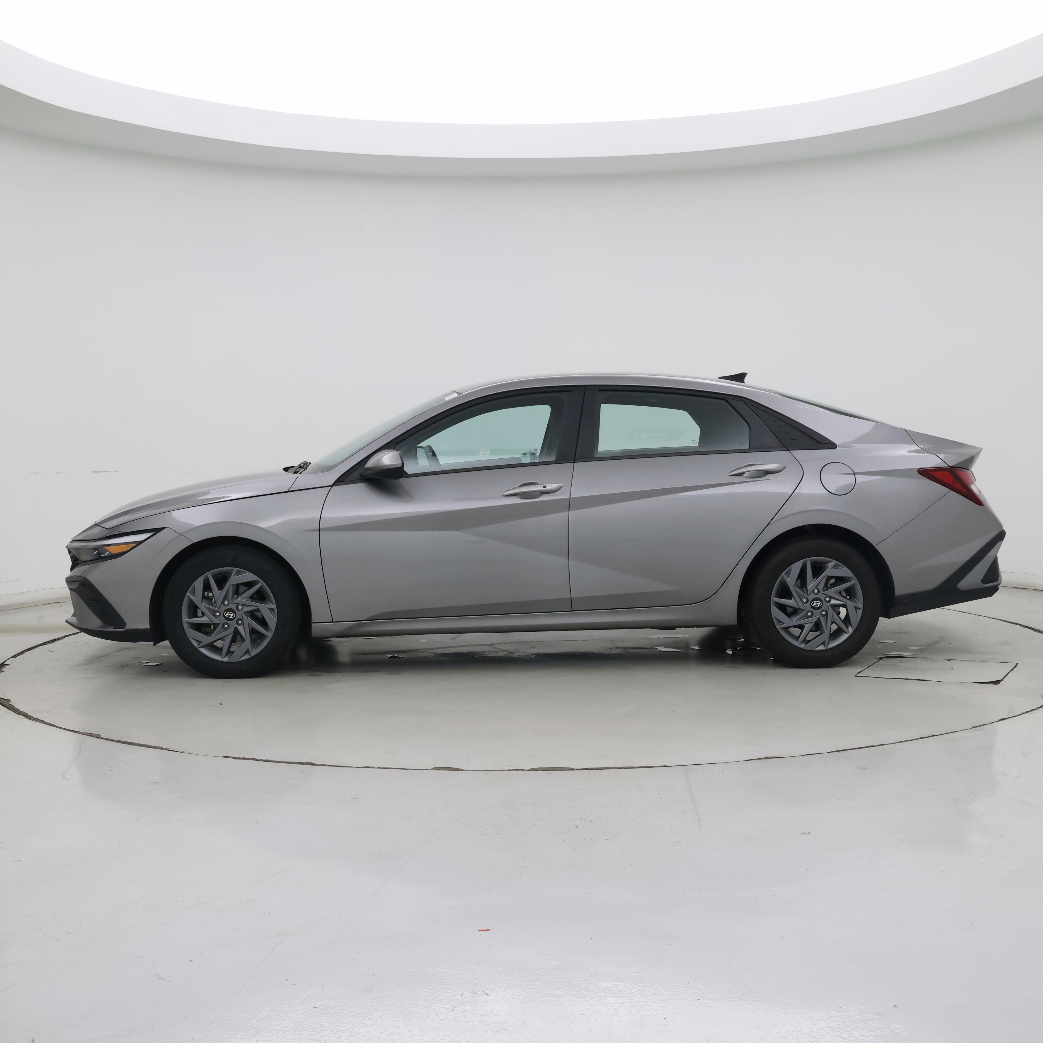 Thumbnail: 2024 Hyundai Elantra - 3
