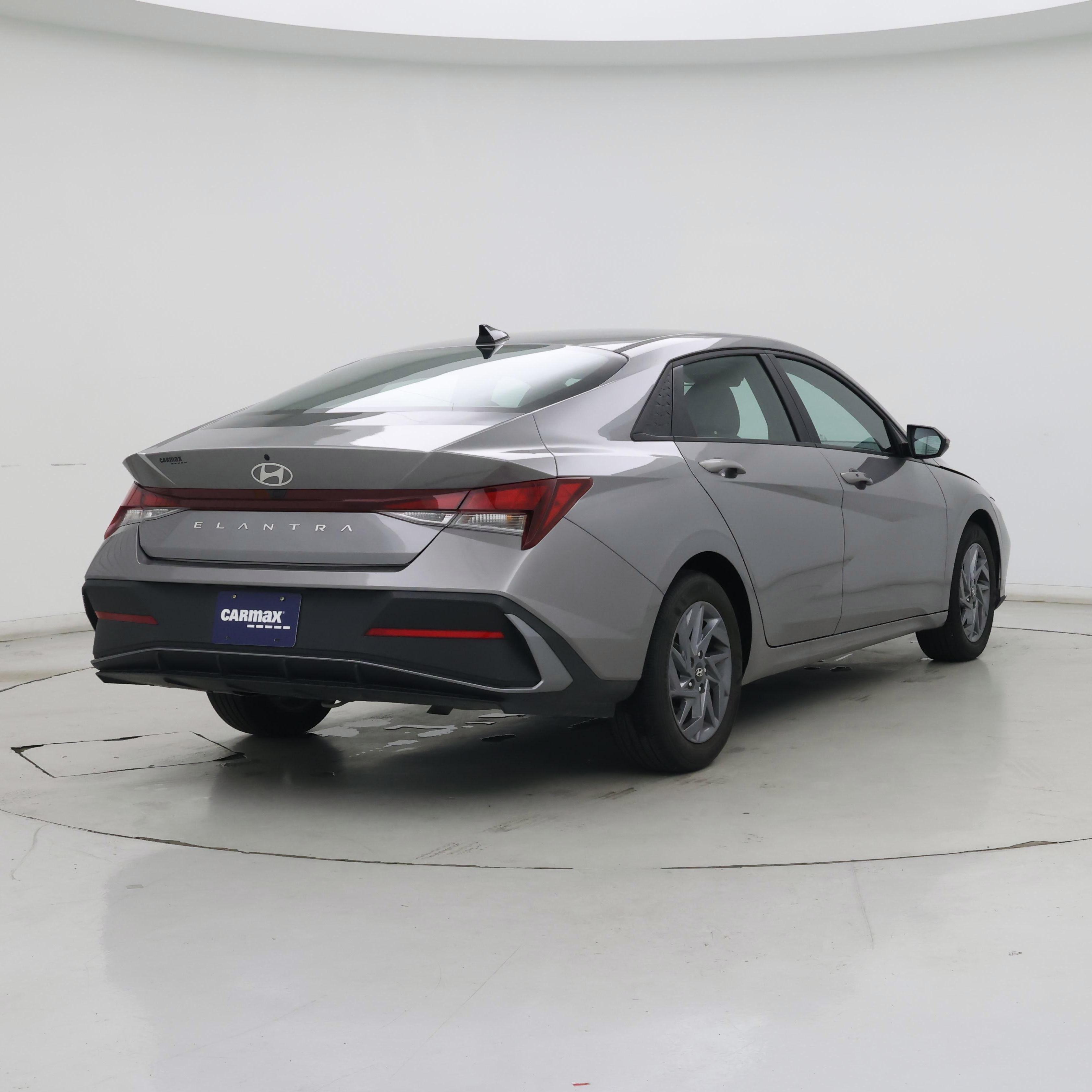 Thumbnail: 2024 Hyundai Elantra - 8