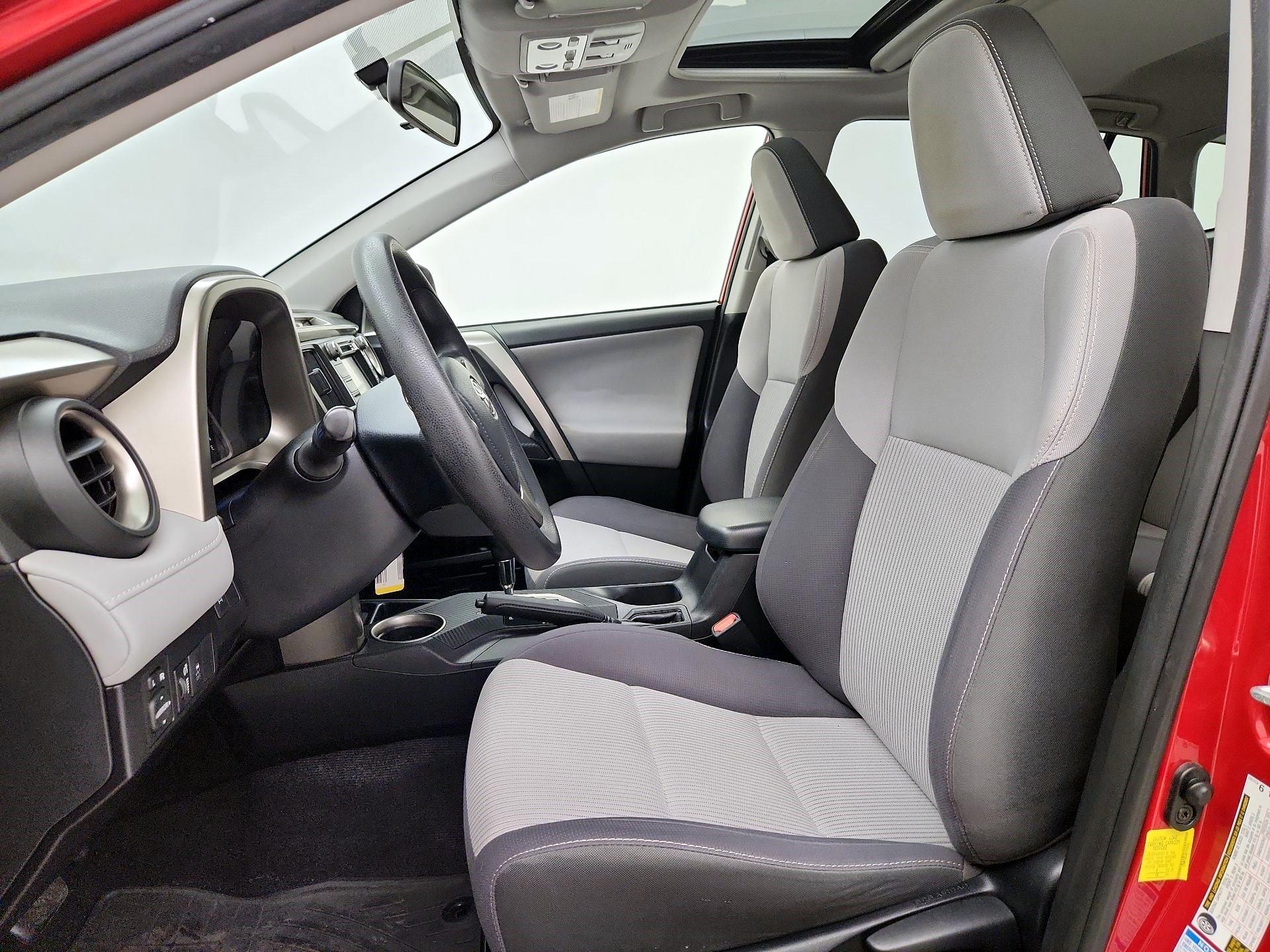 Thumbnail: 2015 Toyota RAV4 - 11