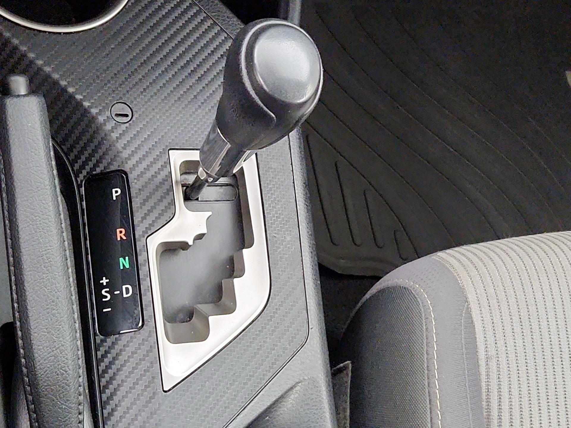 Thumbnail: 2015 Toyota RAV4 - 17