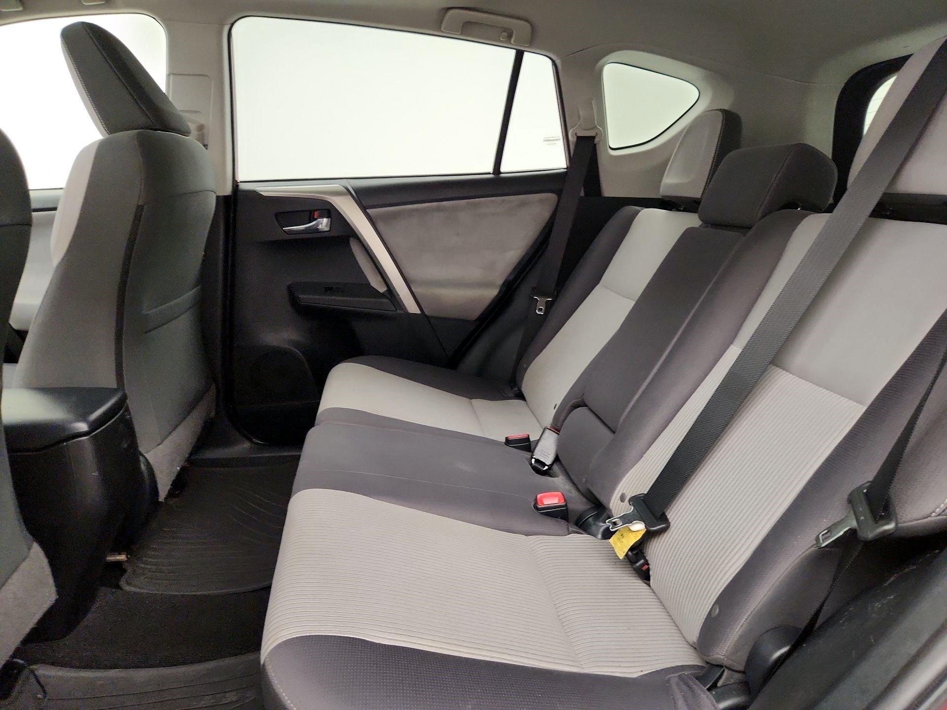 Thumbnail: 2015 Toyota RAV4 - 20