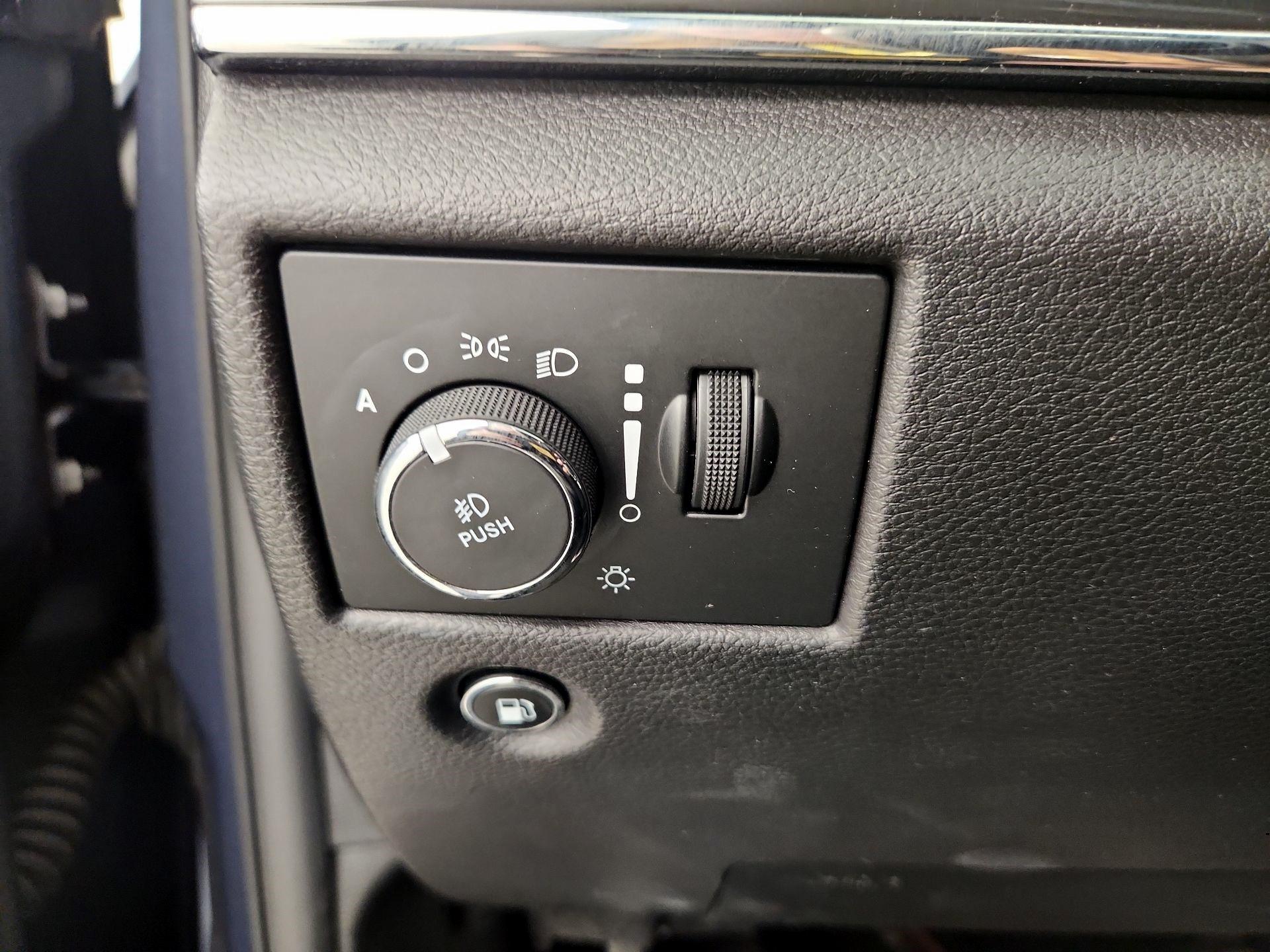 Thumbnail: 2019 Jeep Grand Cherokee - 11