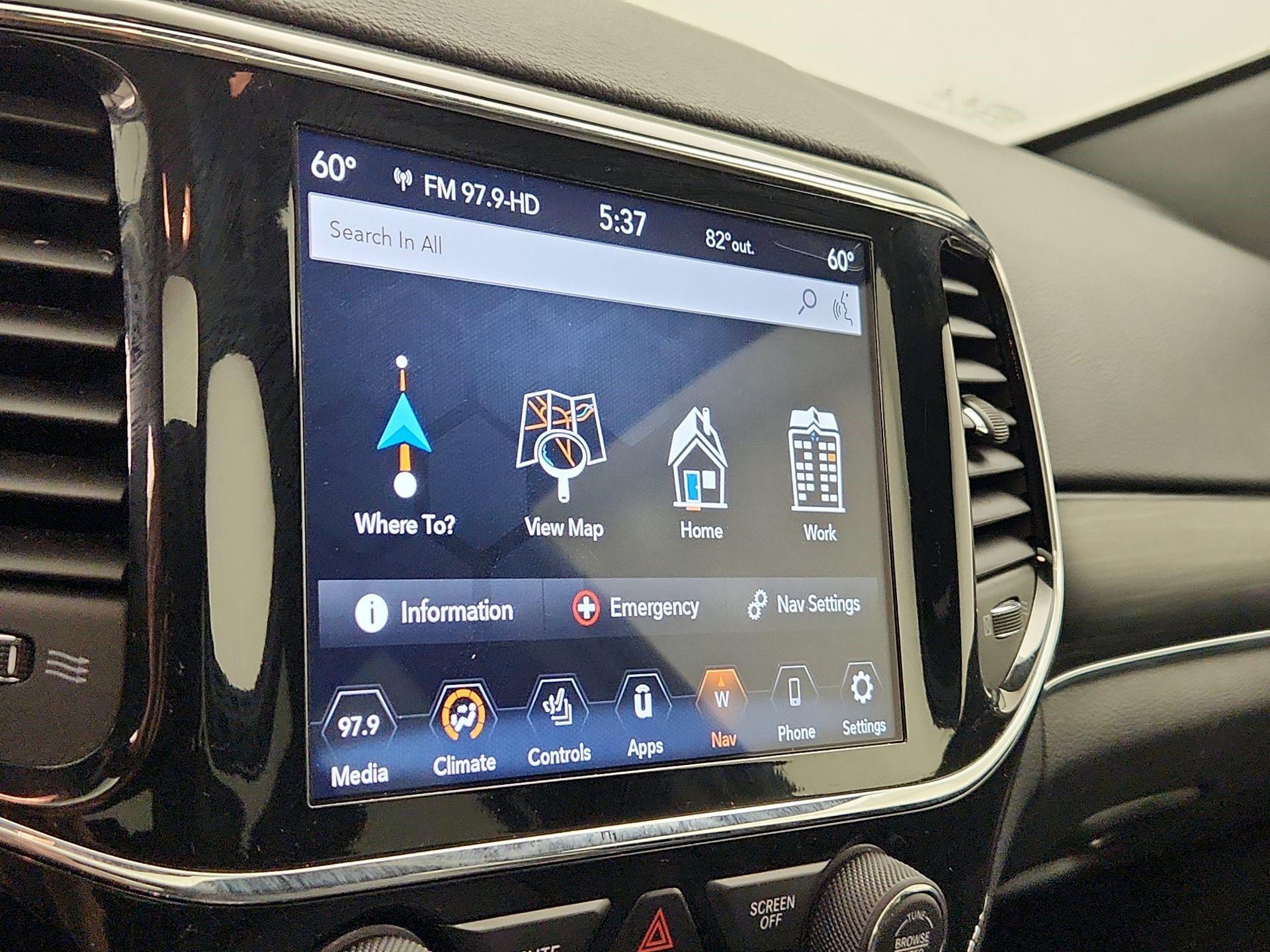 Thumbnail: 2019 Jeep Grand Cherokee - 12