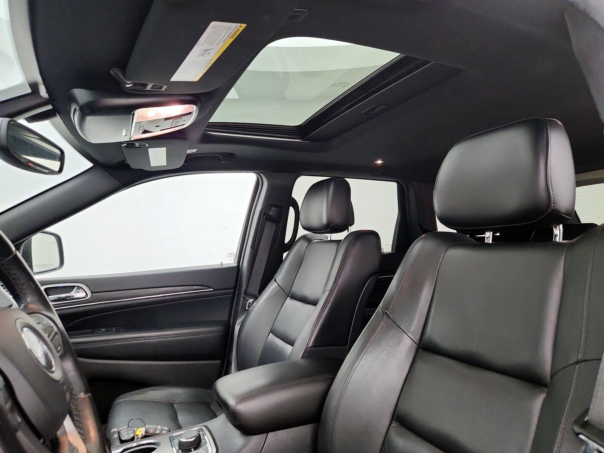 Thumbnail: 2019 Jeep Grand Cherokee - 18