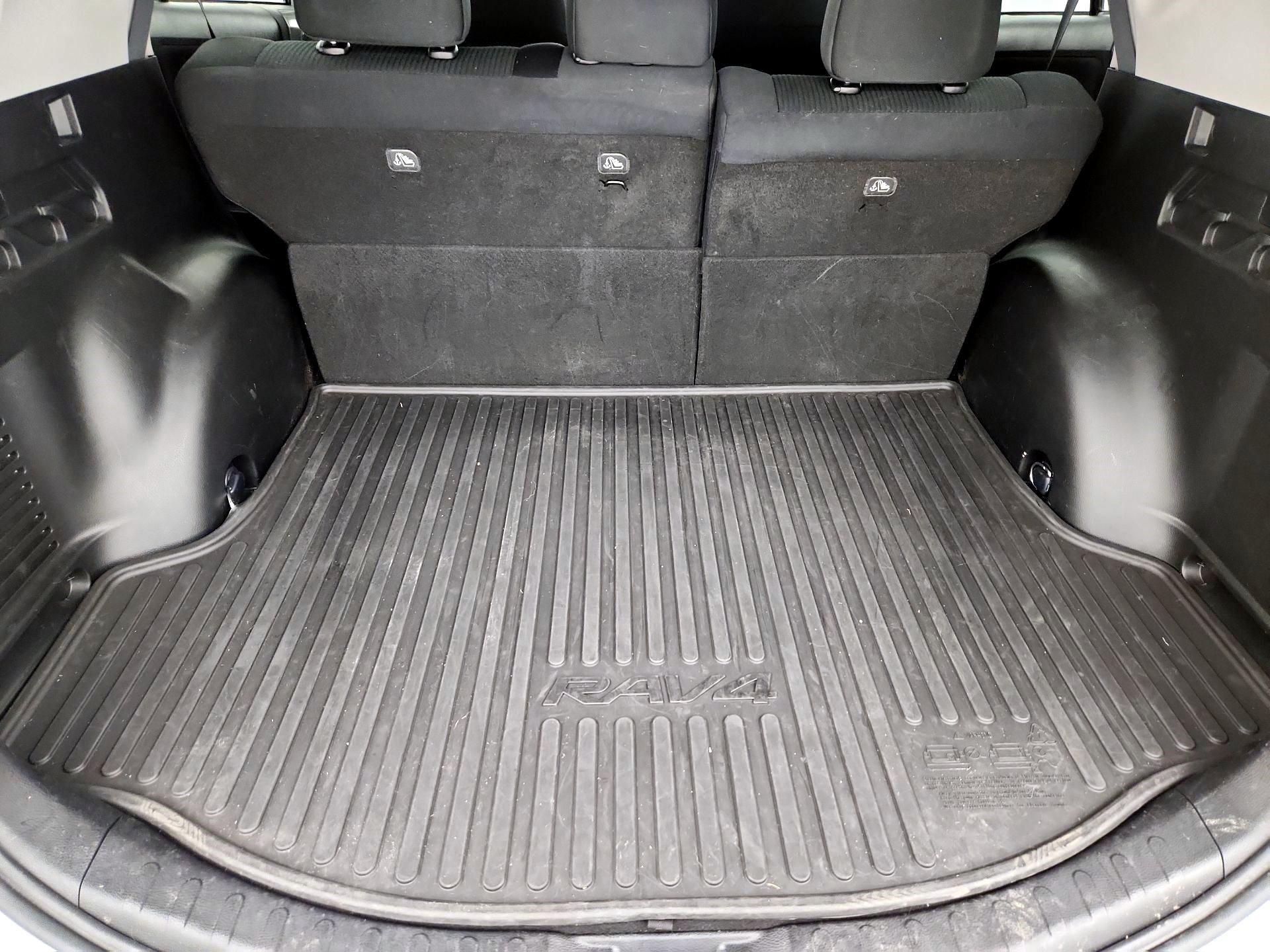 Thumbnail: 2018 Toyota RAV4 - 20