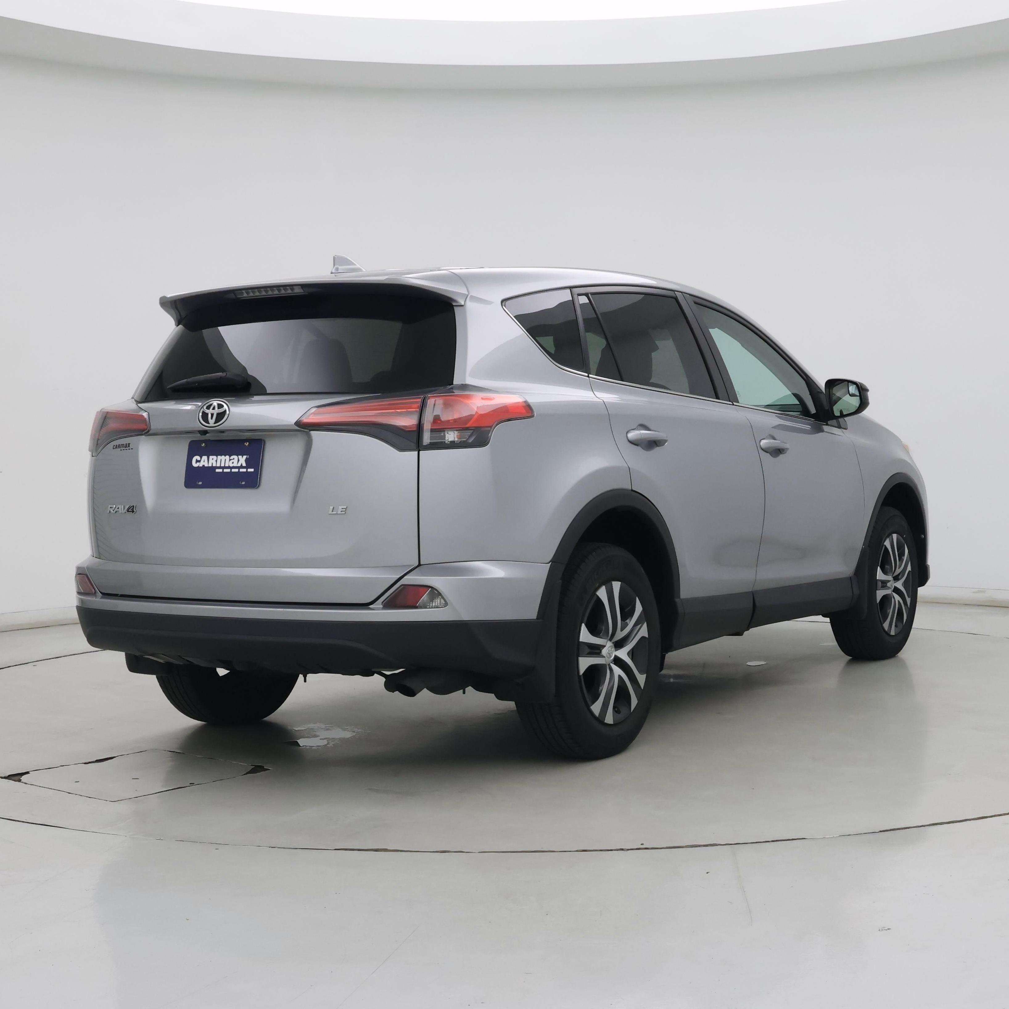 Thumbnail: 2018 Toyota RAV4 - 8