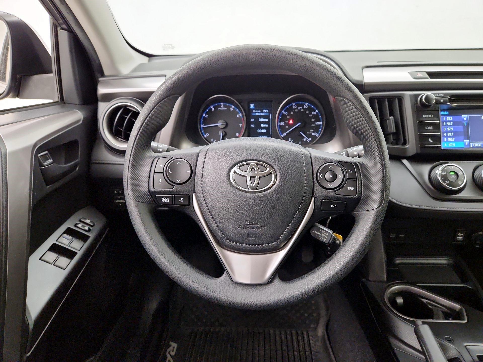 Thumbnail: 2017 Toyota RAV4 - 10