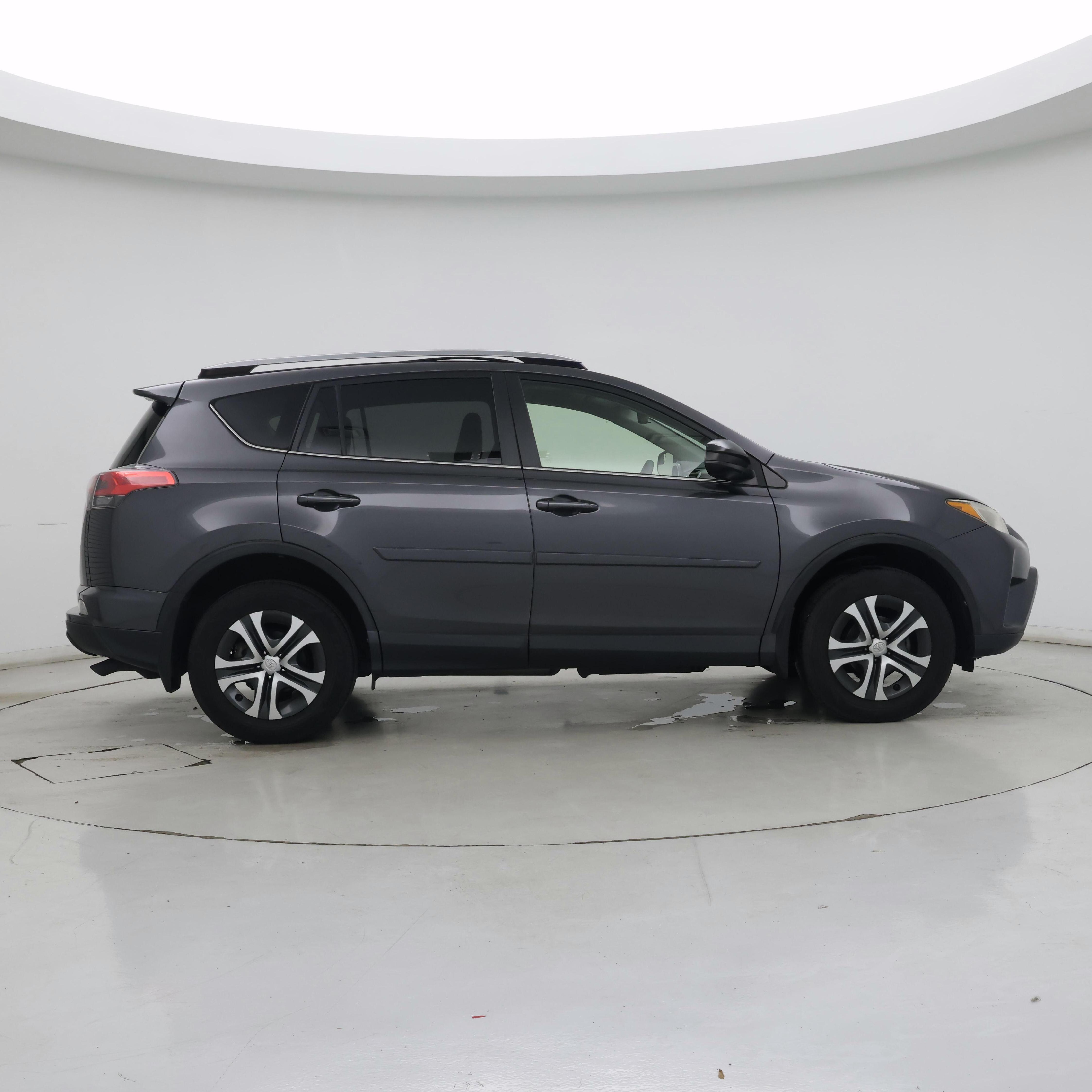 Thumbnail: 2017 Toyota RAV4 - 7