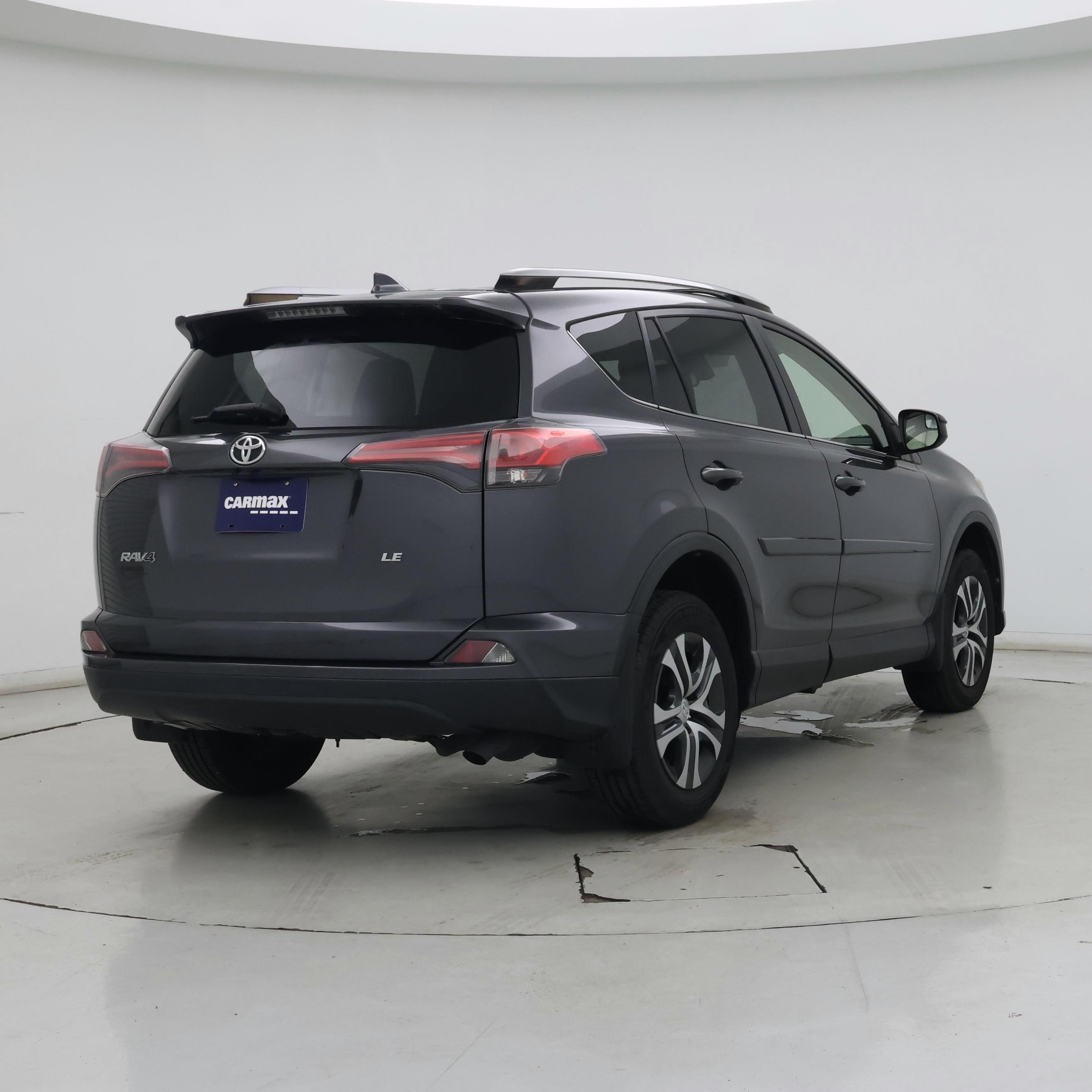 Thumbnail: 2017 Toyota RAV4 - 8
