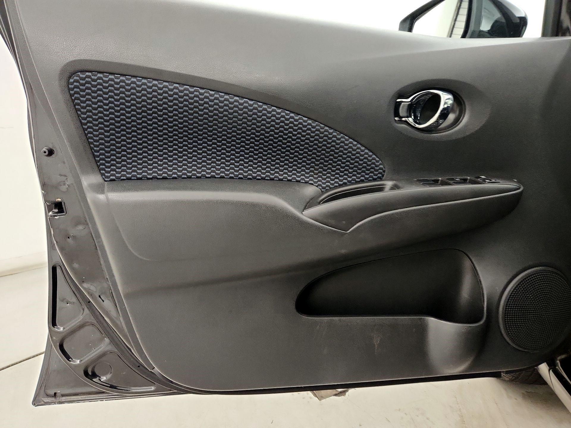 Thumbnail: 2017 Nissan Versa Note - 12