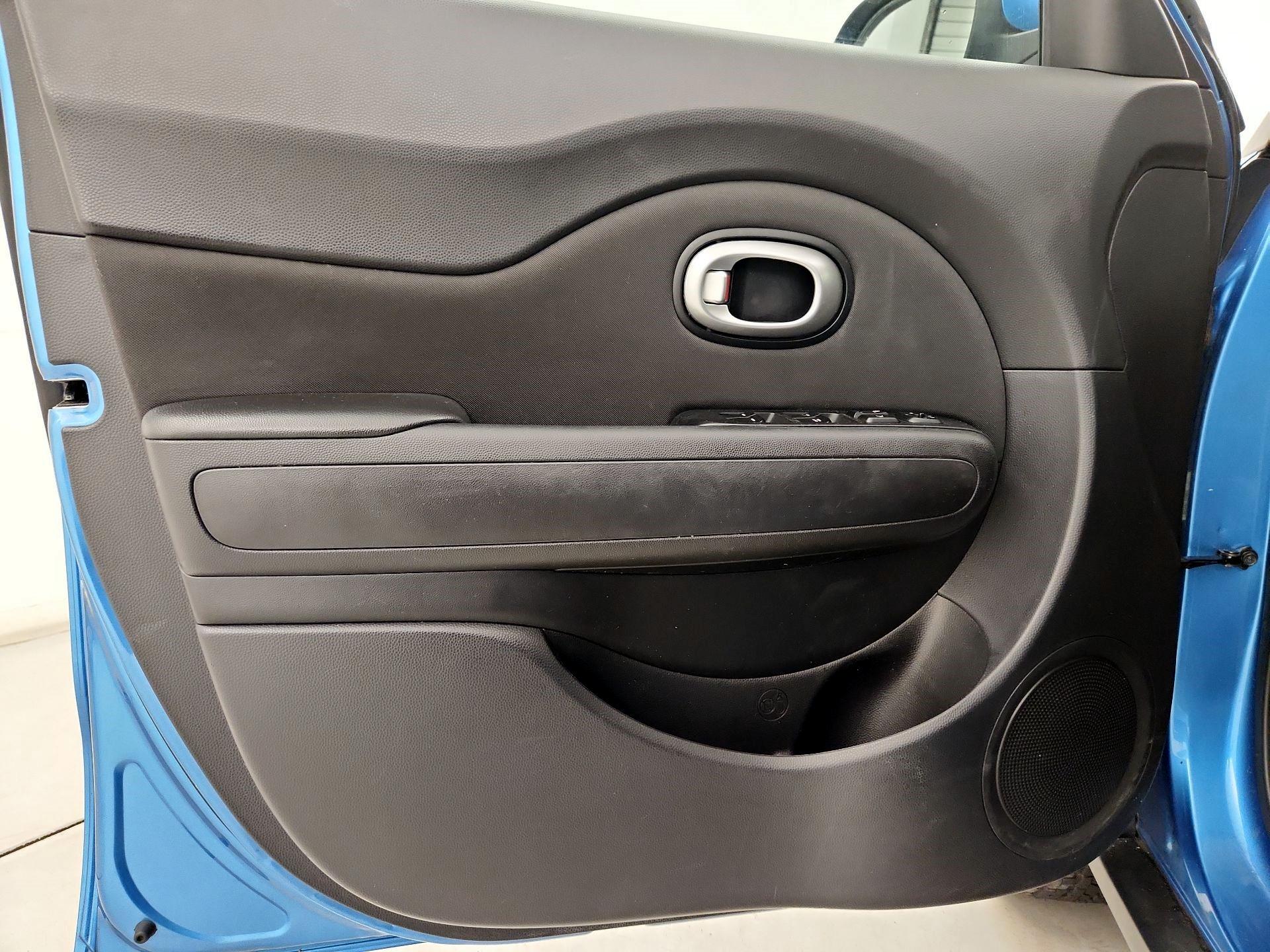 Thumbnail: 2016 Kia Soul - 12