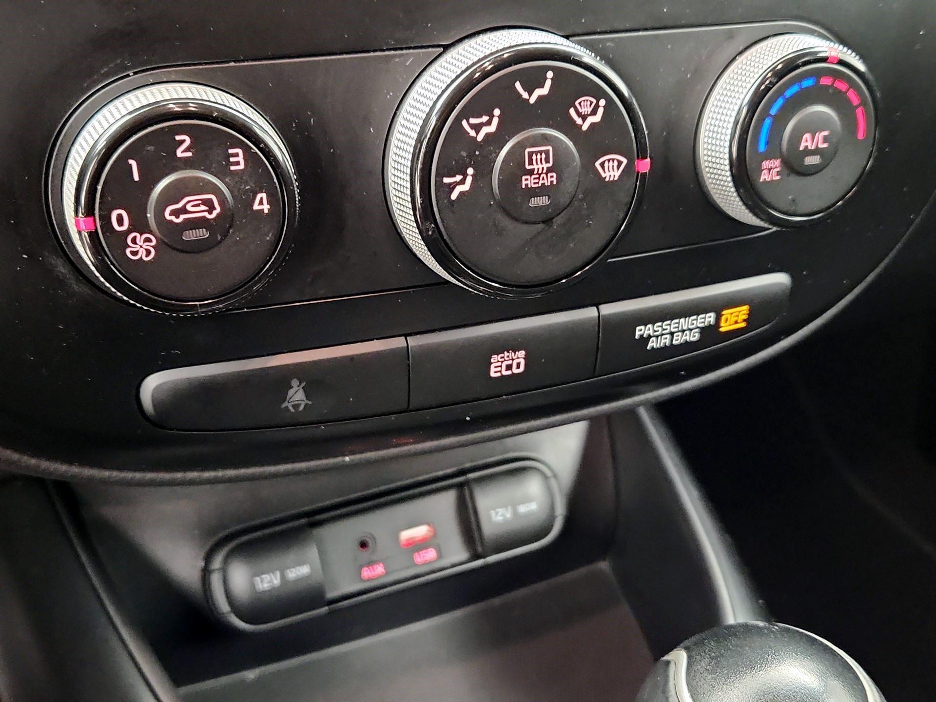 Thumbnail: 2016 Kia Soul - 16