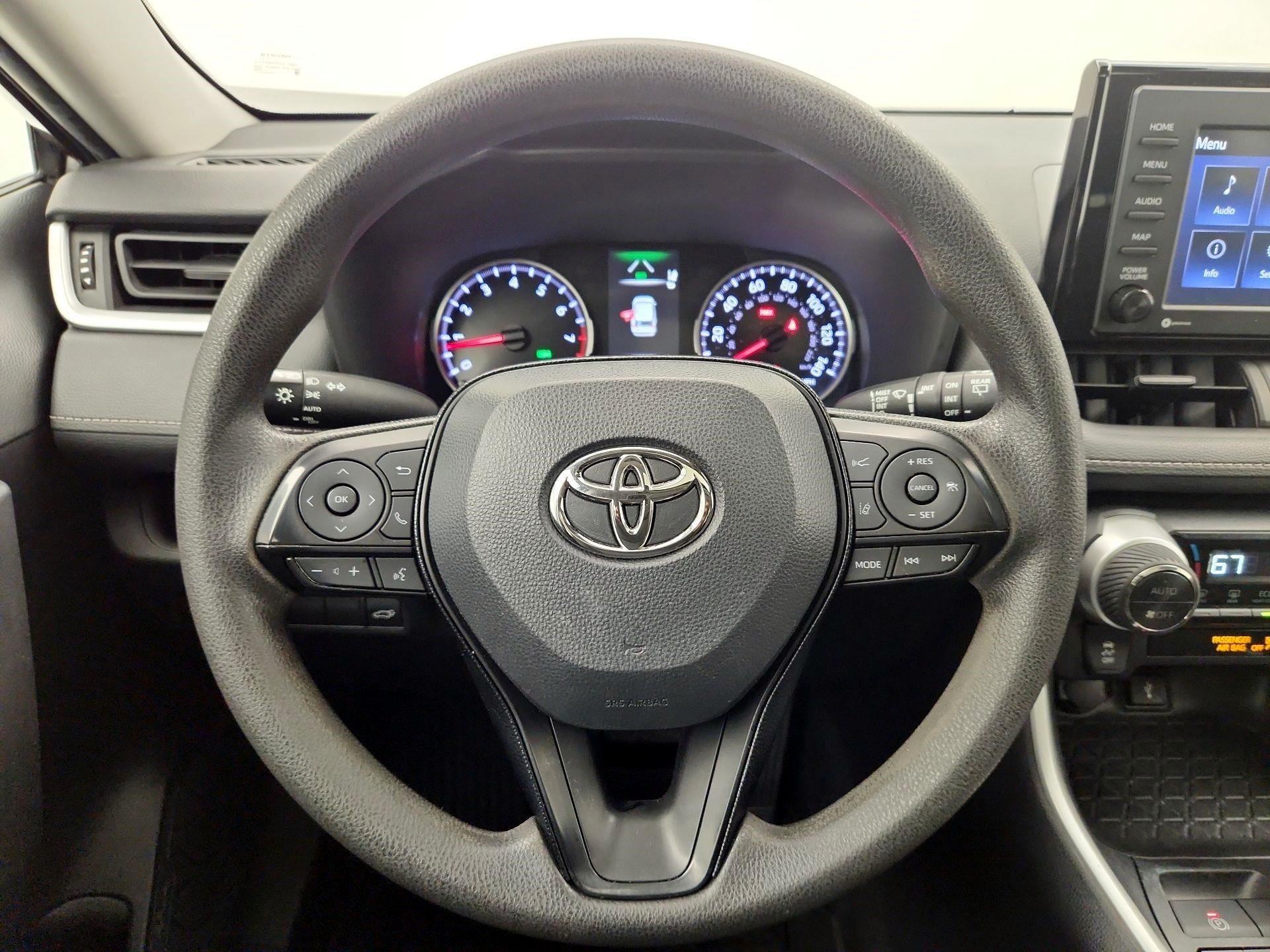 Thumbnail: 2022 Toyota RAV4 - 10