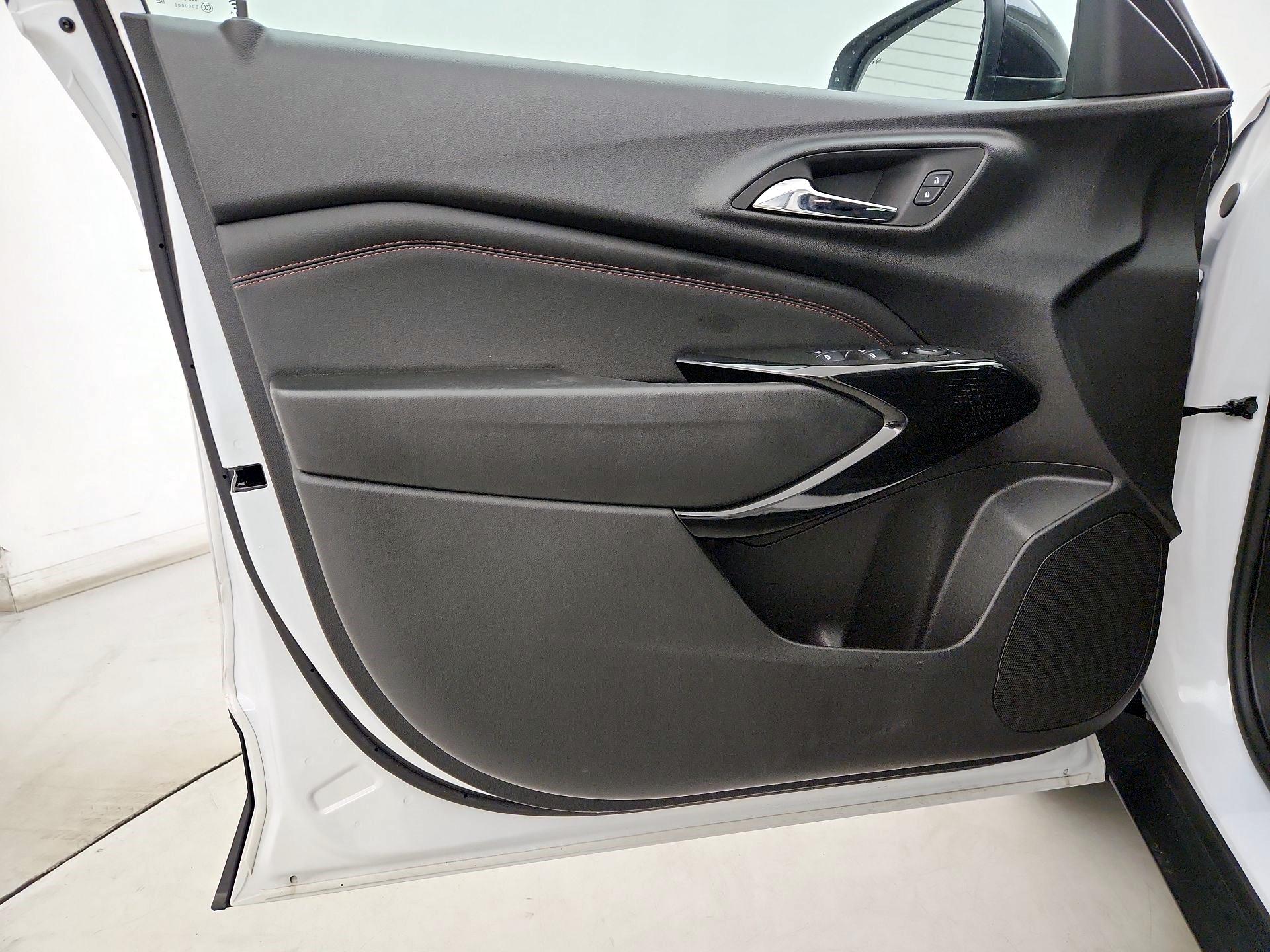 Thumbnail: 2025 Chevrolet Trax - 12