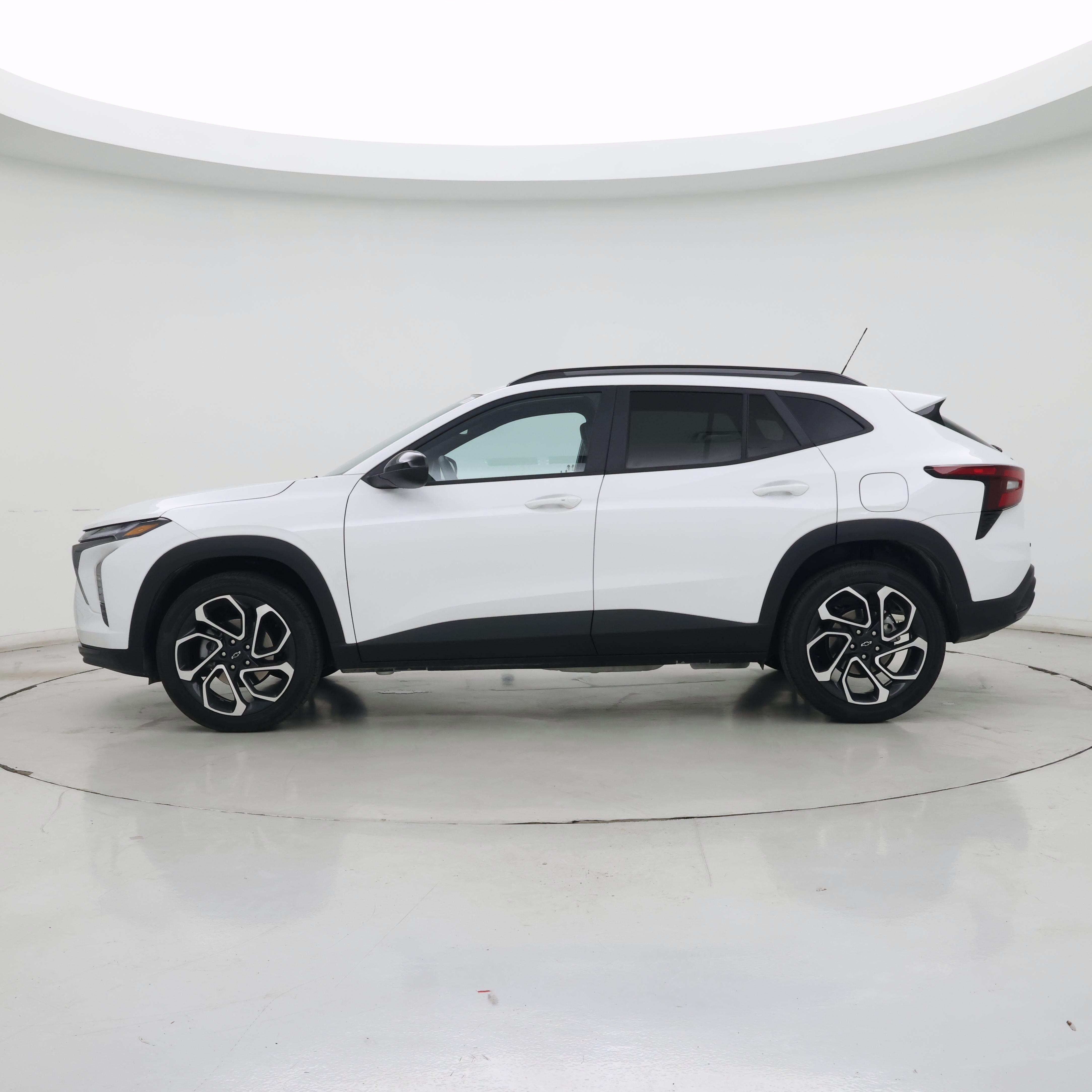 Thumbnail: 2025 Chevrolet Trax - 3