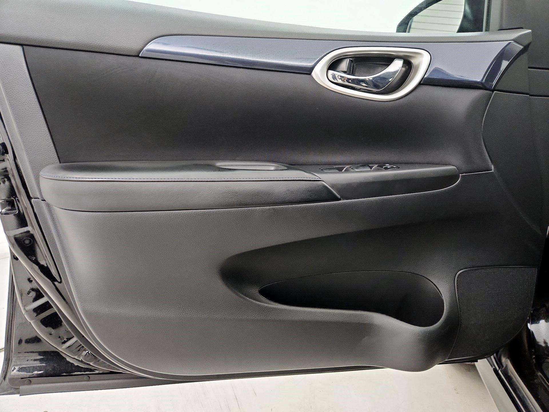 Thumbnail: 2017 Nissan Sentra - 12