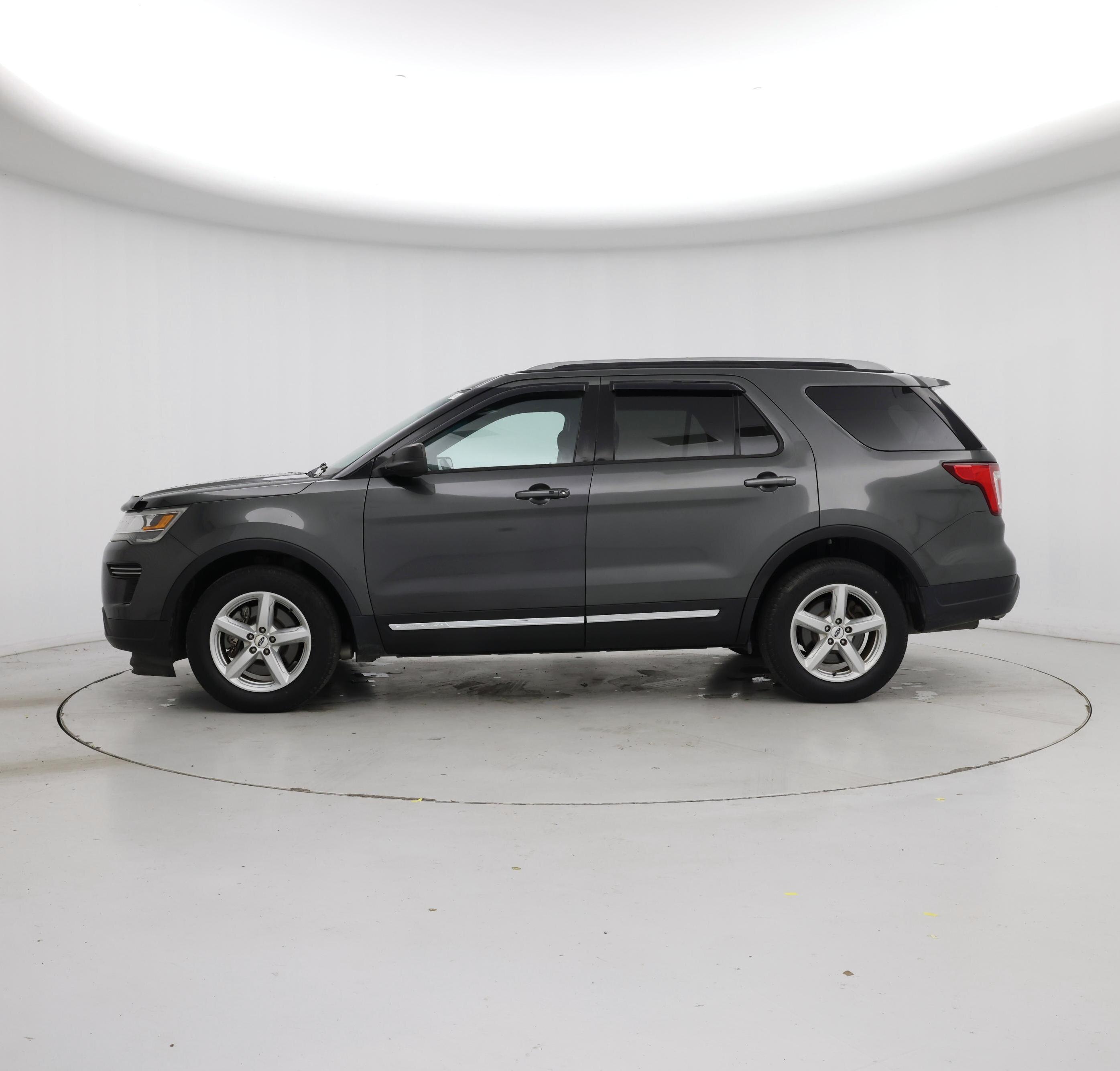 Thumbnail: 2018 Ford Explorer - 3