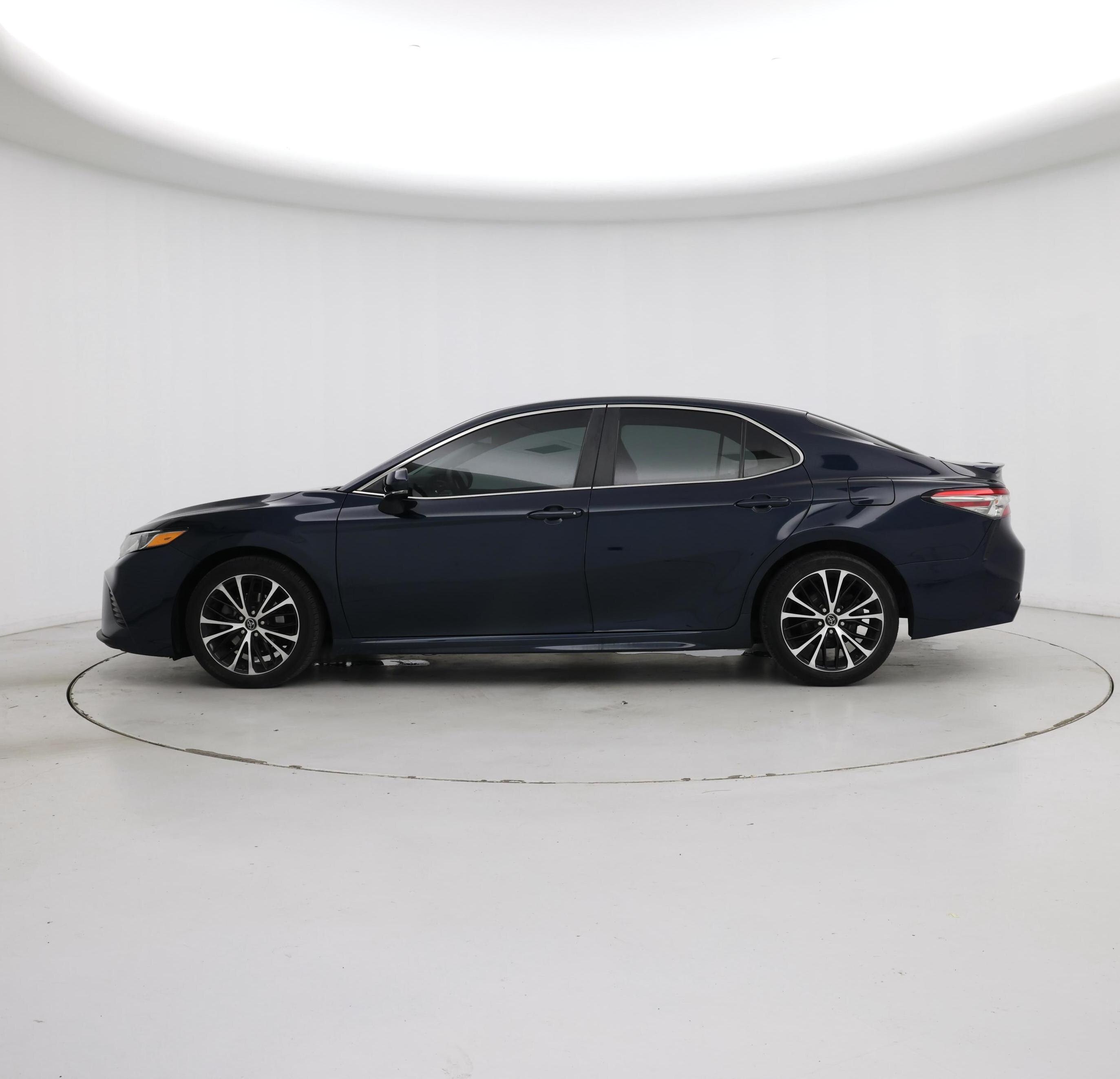 Thumbnail: 2018 Toyota Camry - 3
