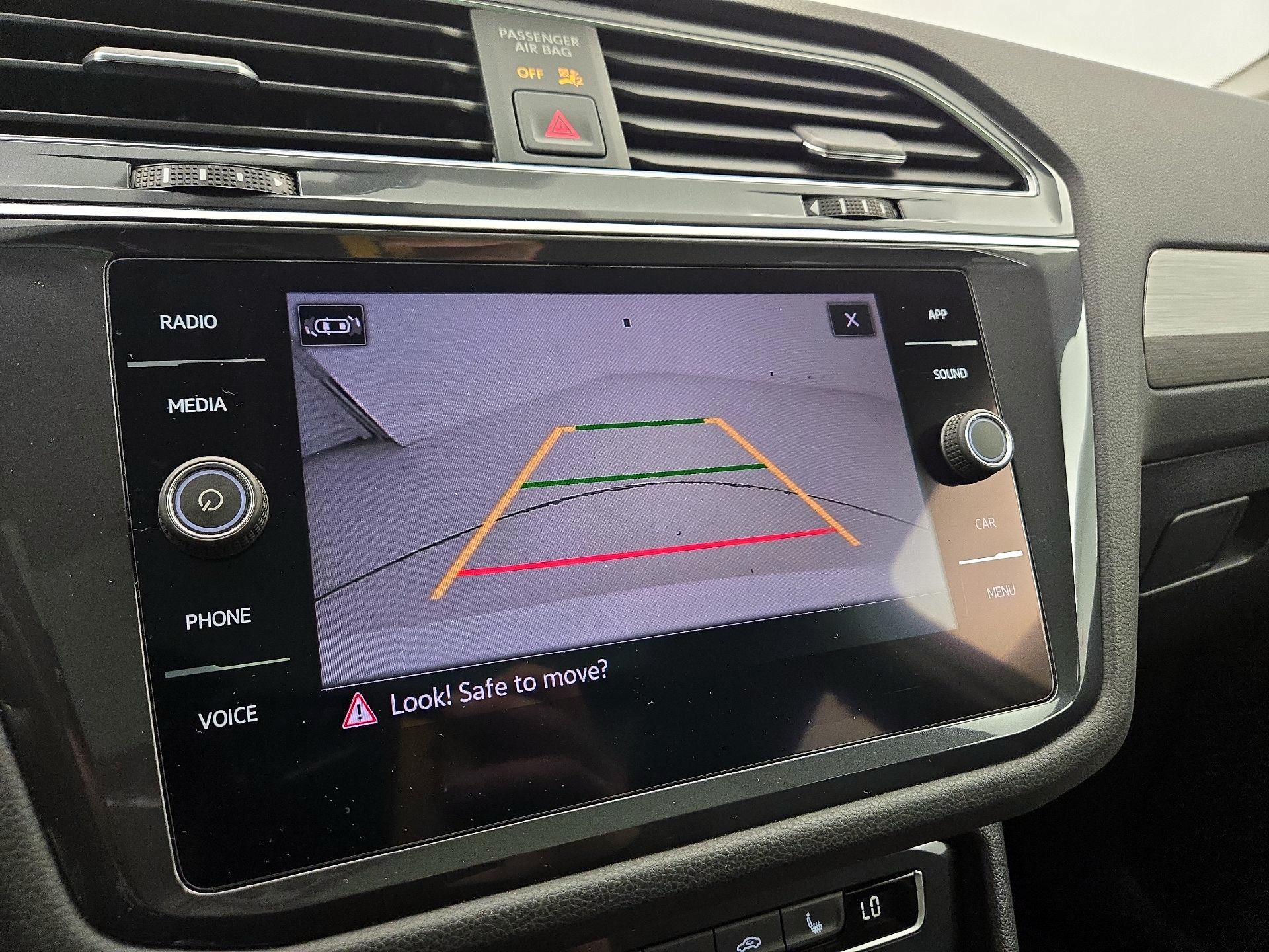 Thumbnail: 2021 Volkswagen Tiguan - 14