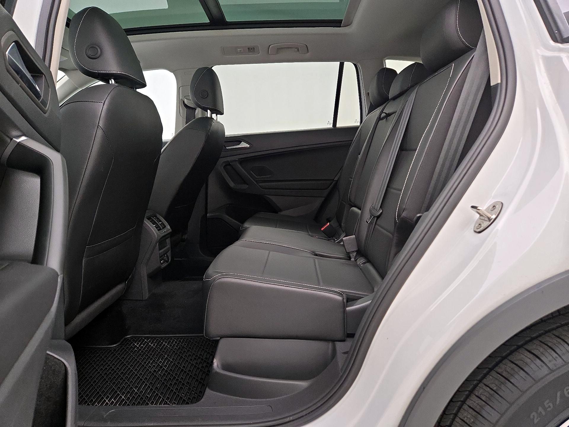 Thumbnail: 2021 Volkswagen Tiguan - 20