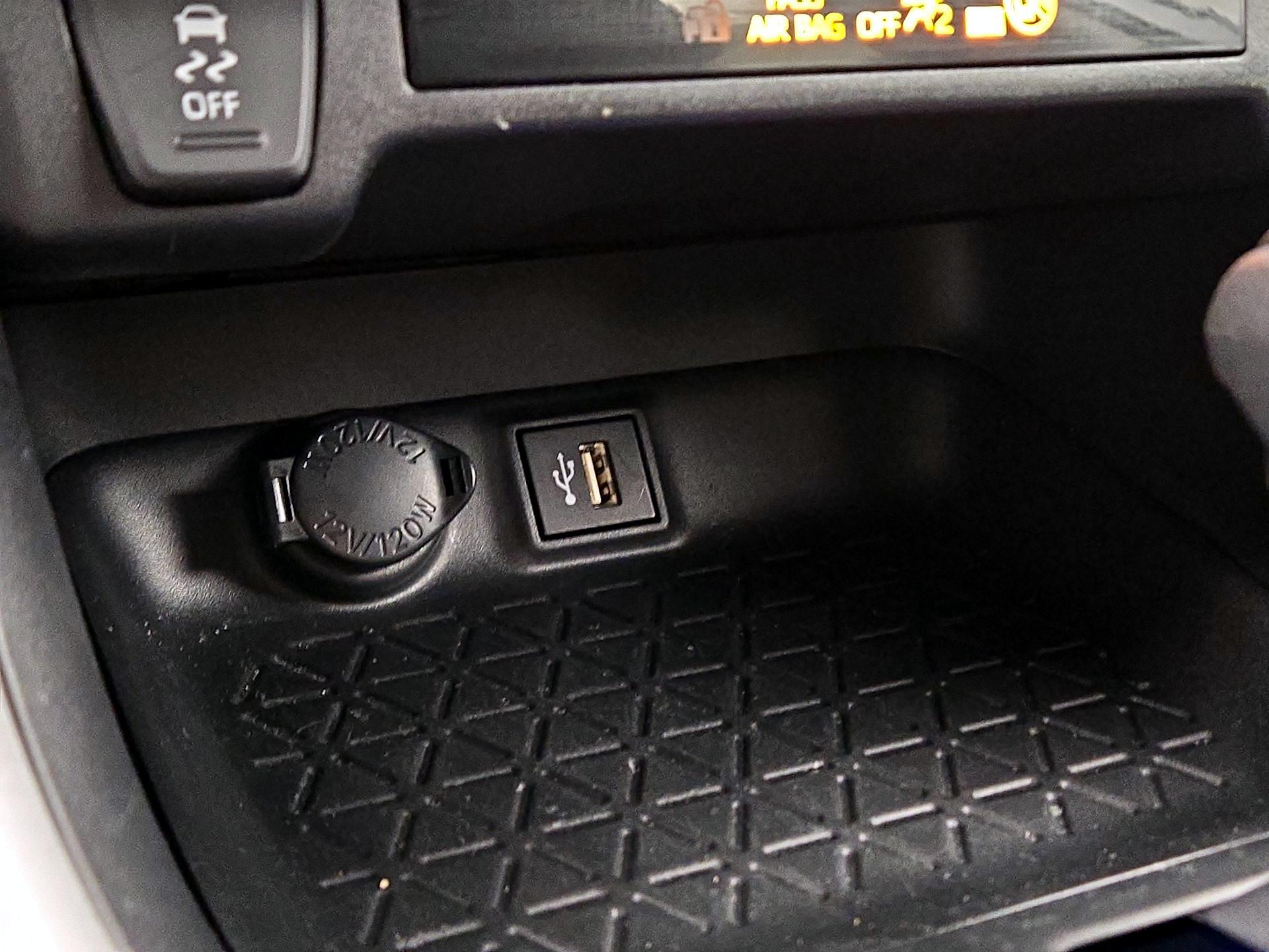 Thumbnail: 2024 Toyota RAV4 - 18