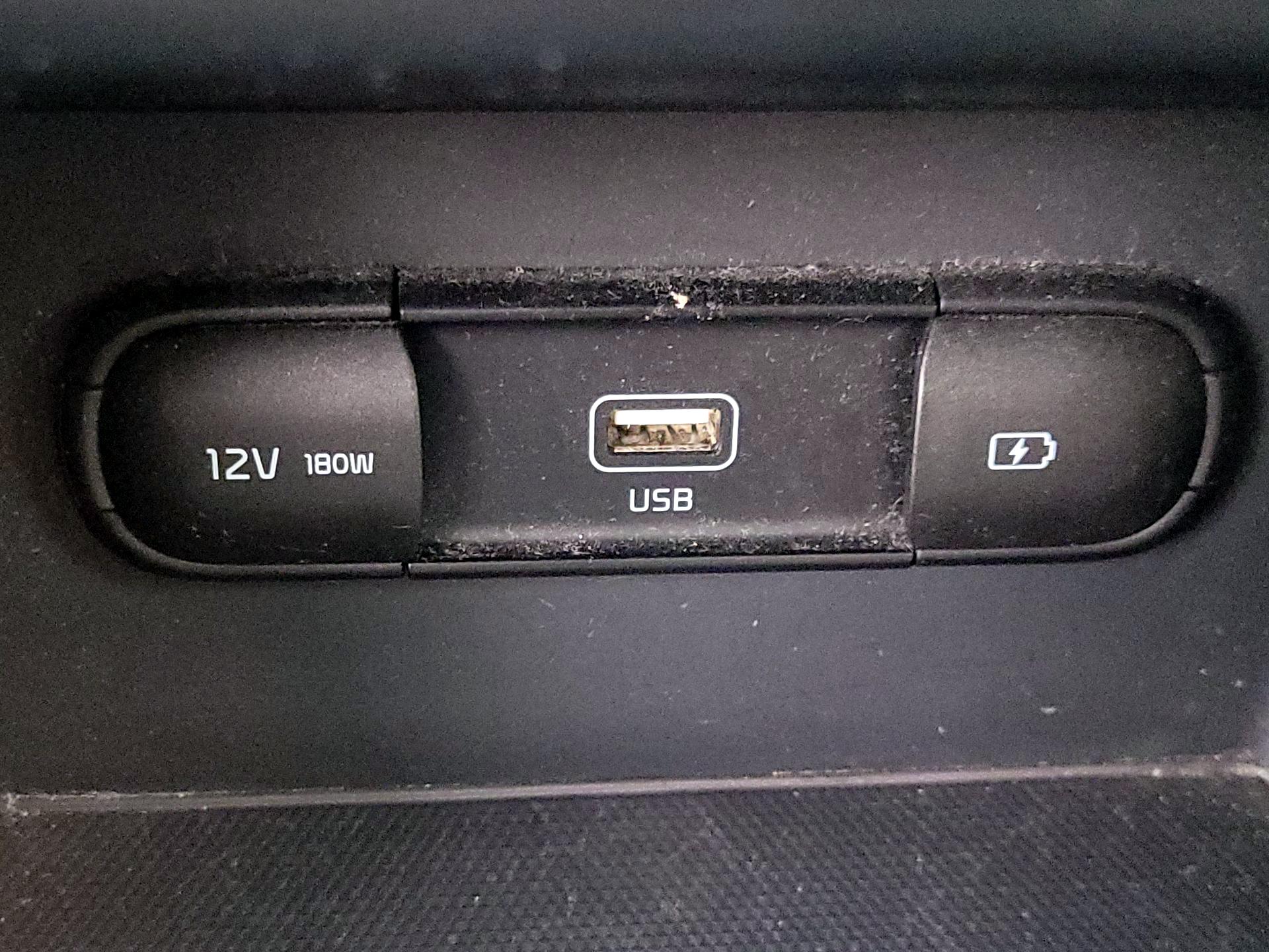 Thumbnail: 2020 Kia Niro - 18