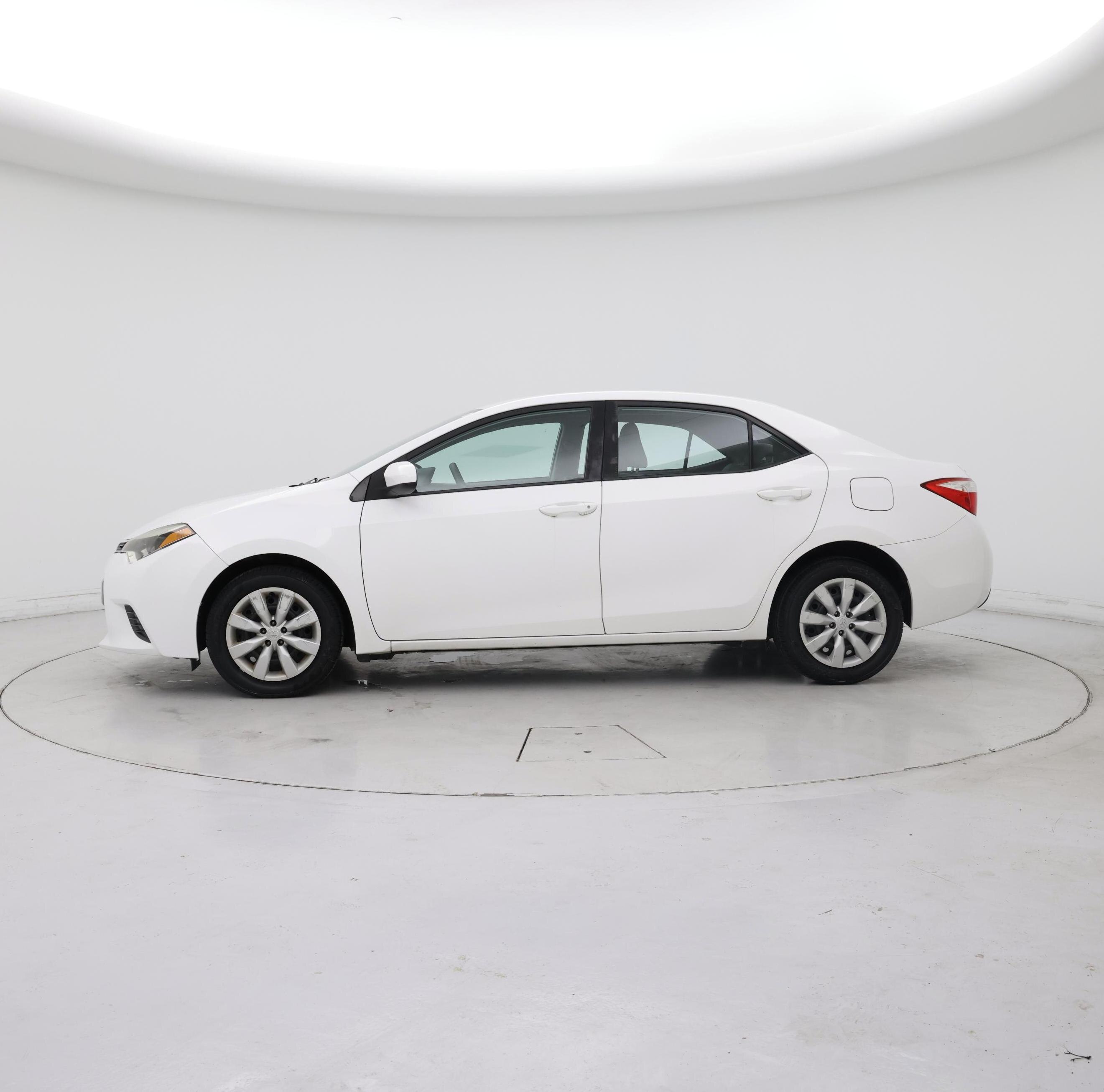 Thumbnail: 2015 Toyota Corolla - 3