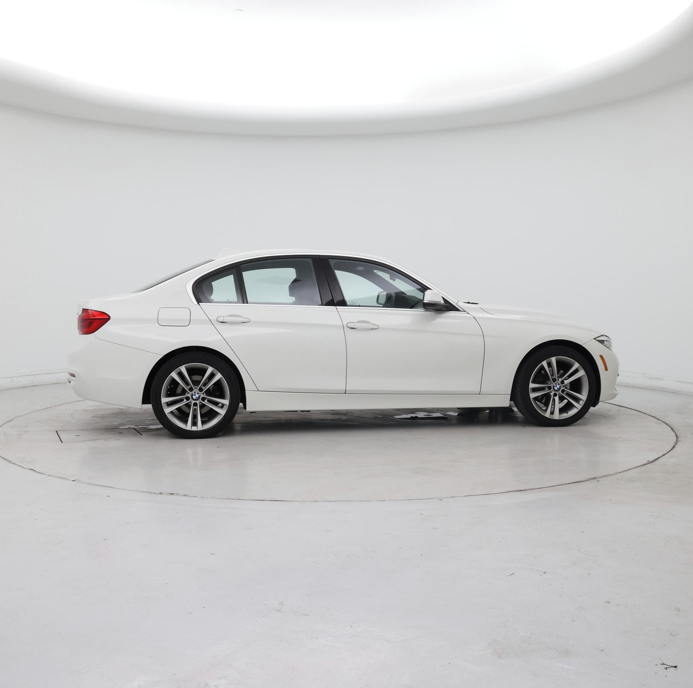 Thumbnail: 2018 BMW 3 Series - 7