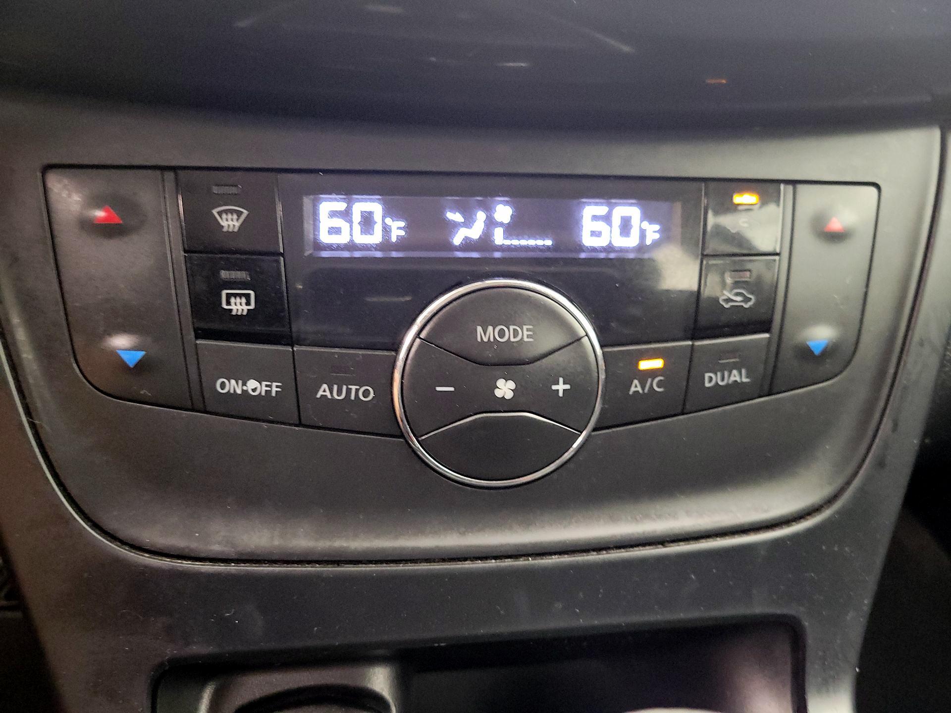 Thumbnail: 2019 Nissan Sentra - 16
