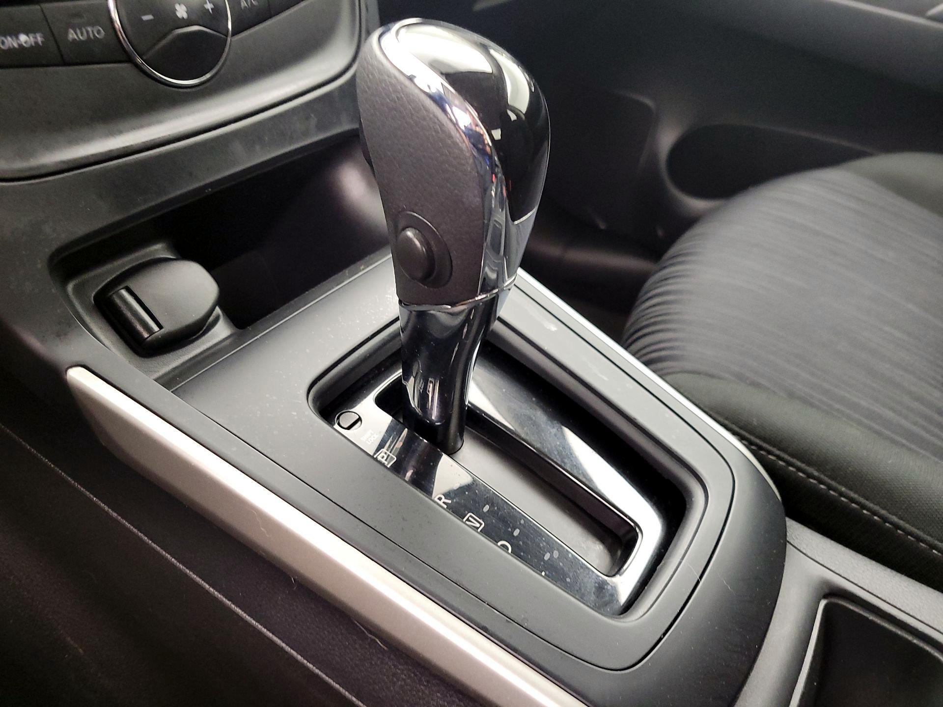 Thumbnail: 2019 Nissan Sentra - 17