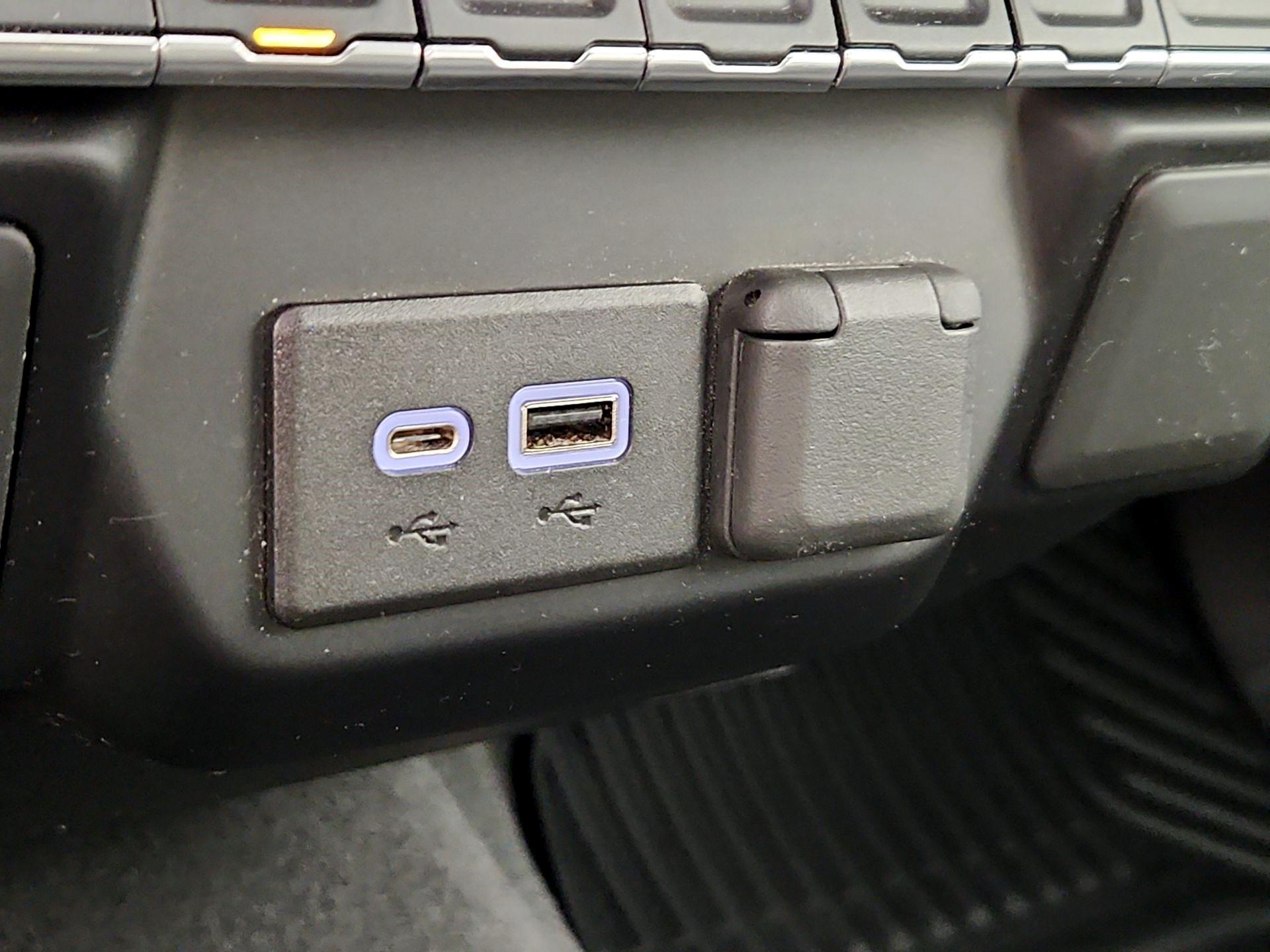 Thumbnail: 2021 Chevrolet Silverado 1500 - 16