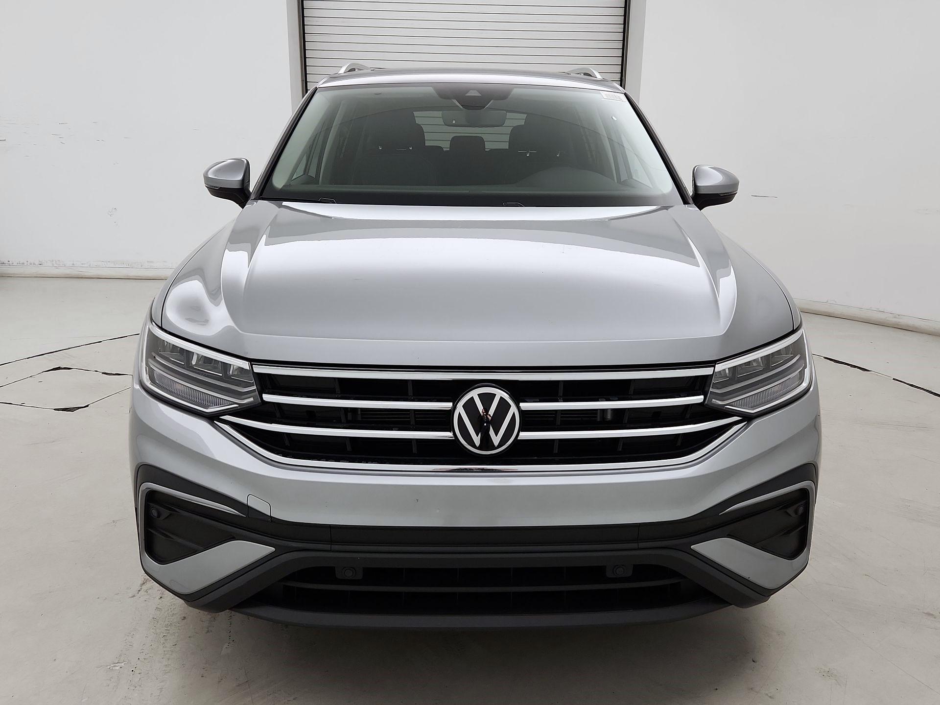 Thumbnail: 2022 Volkswagen Tiguan - 2