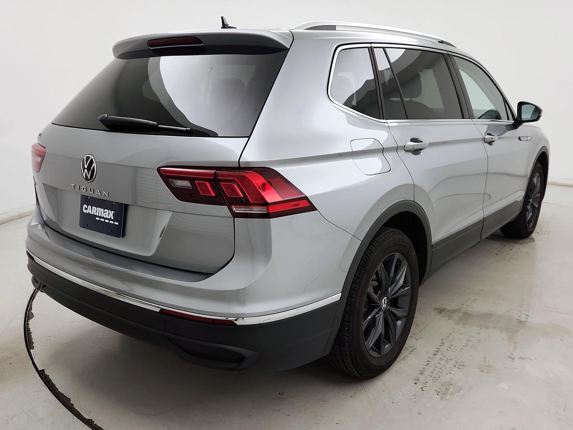 Thumbnail: 2022 Volkswagen Tiguan - 5
