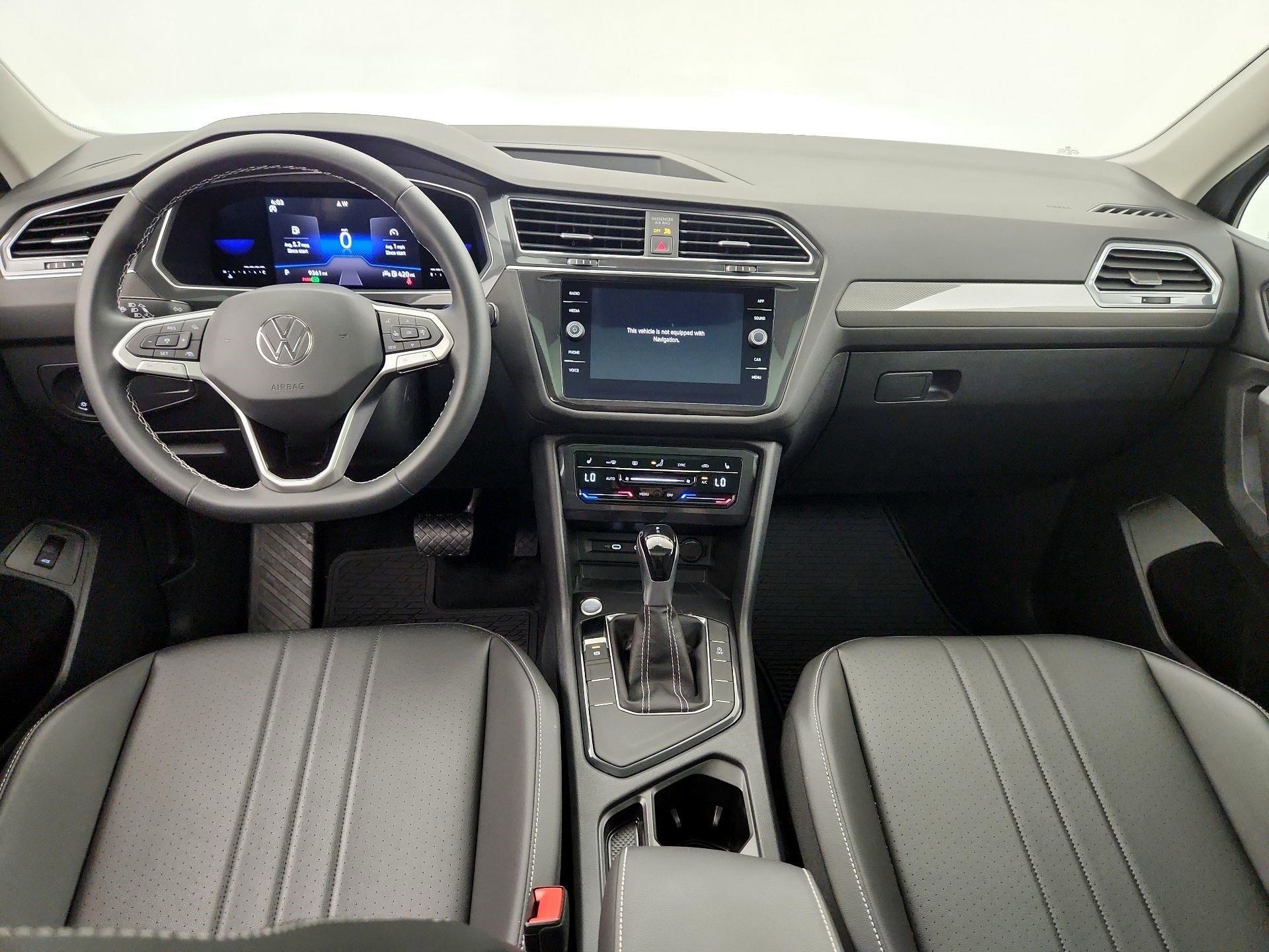 Thumbnail: 2022 Volkswagen Tiguan - 8
