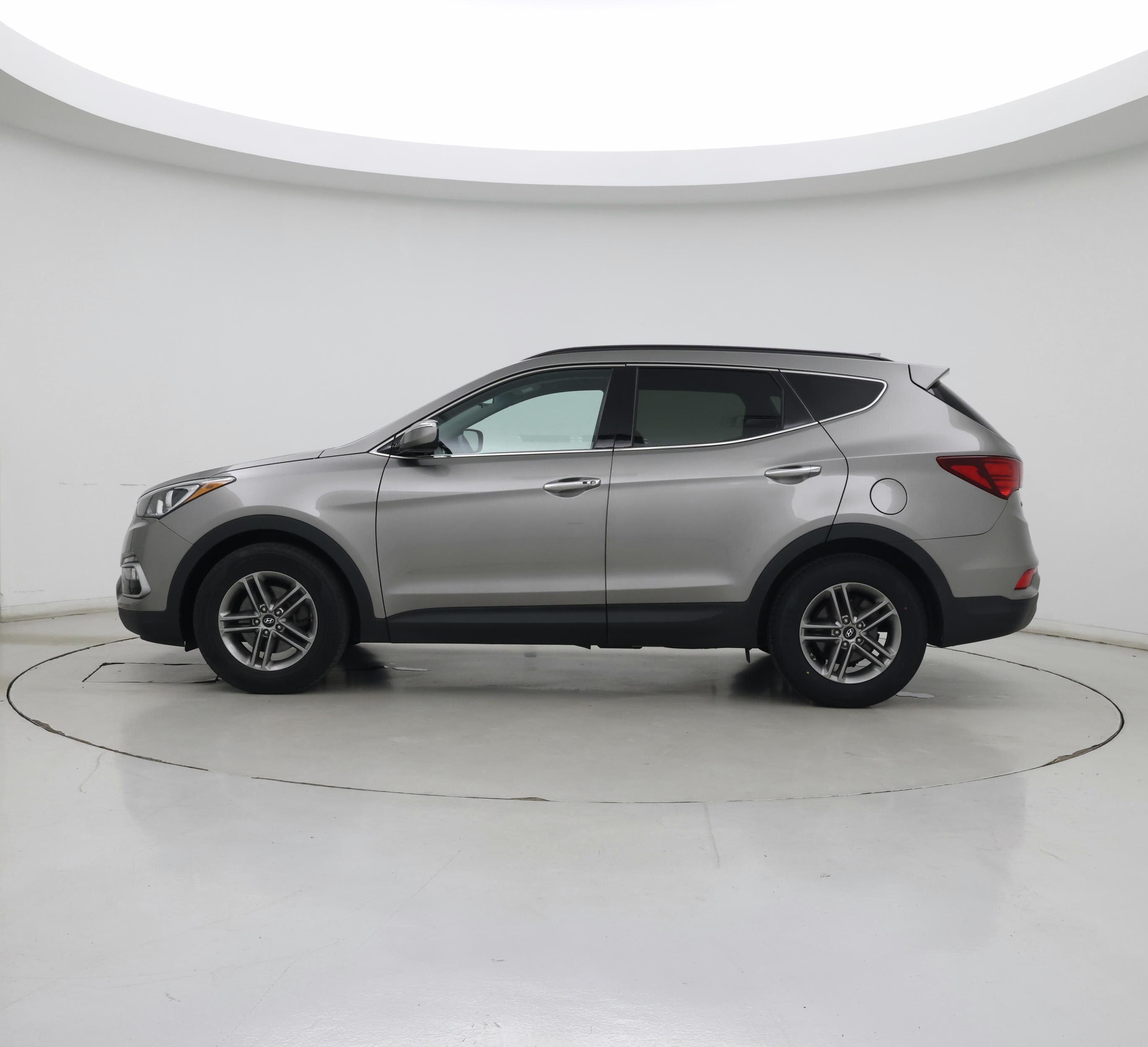 Thumbnail: 2018 Hyundai Santa Fe - 3
