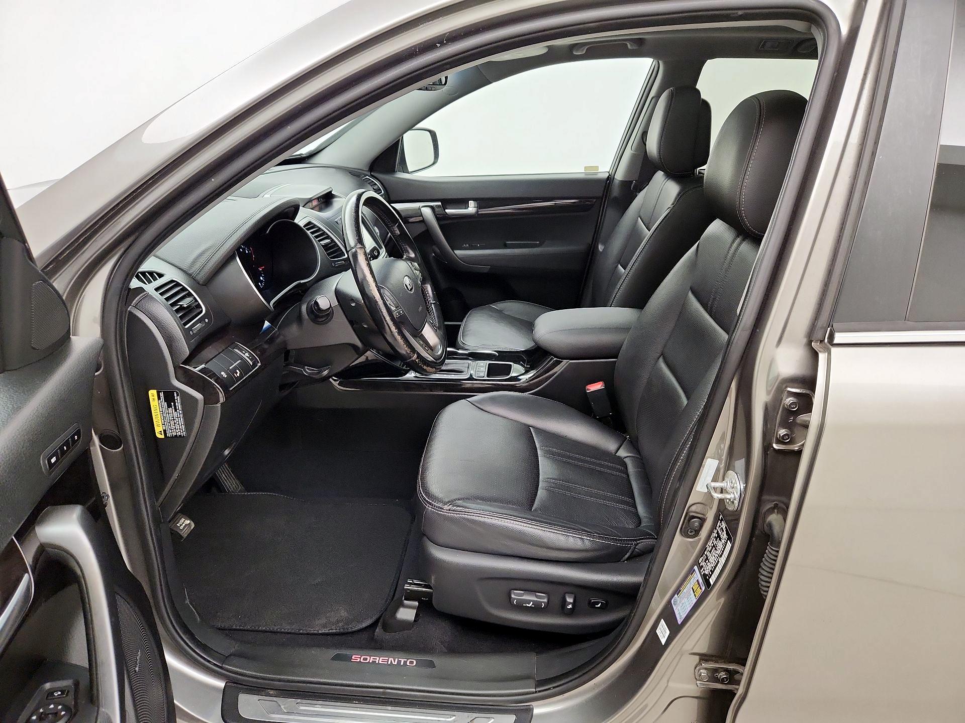 Thumbnail: 2014 Kia Sorento - 11