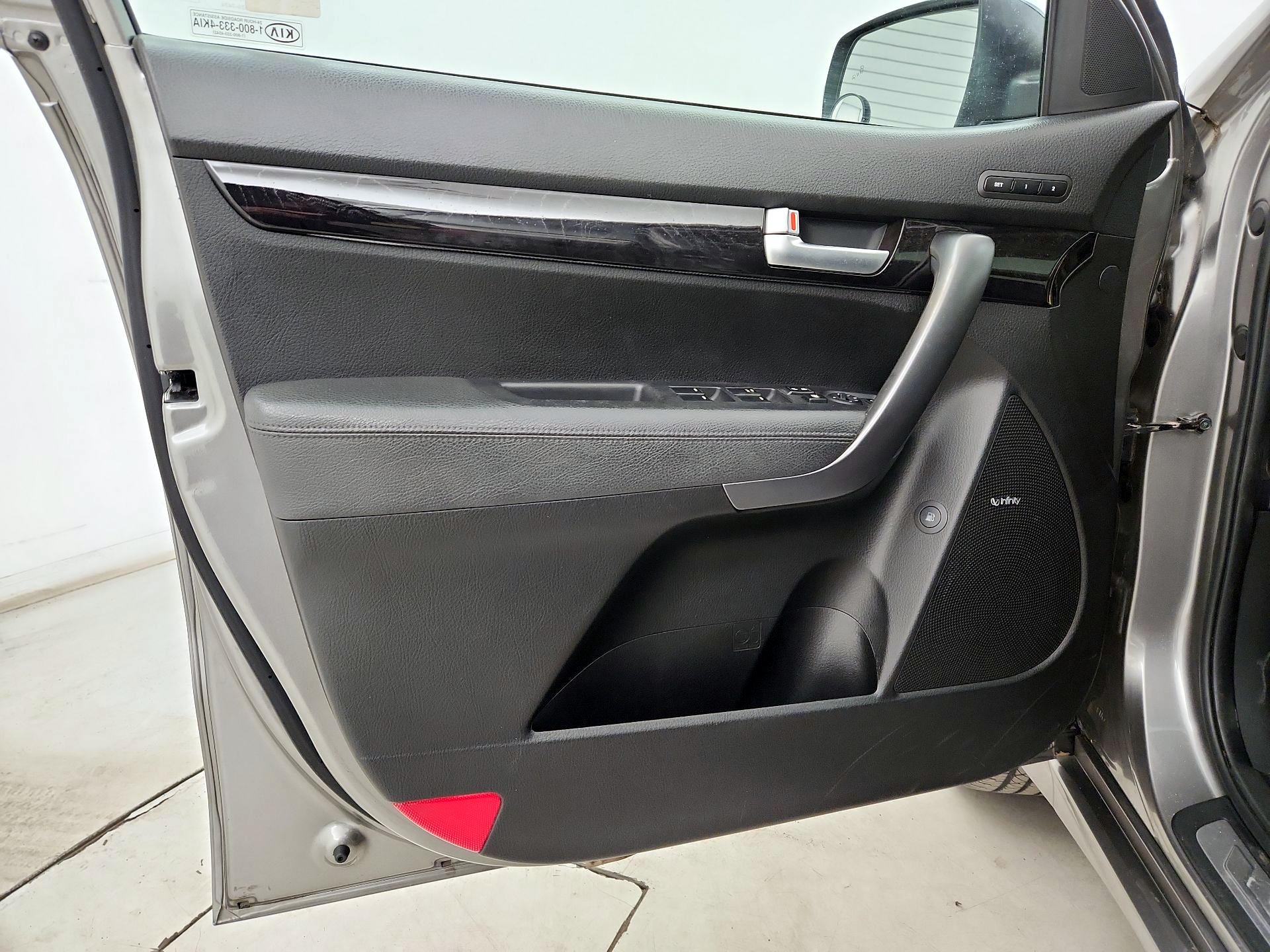 Thumbnail: 2014 Kia Sorento - 12