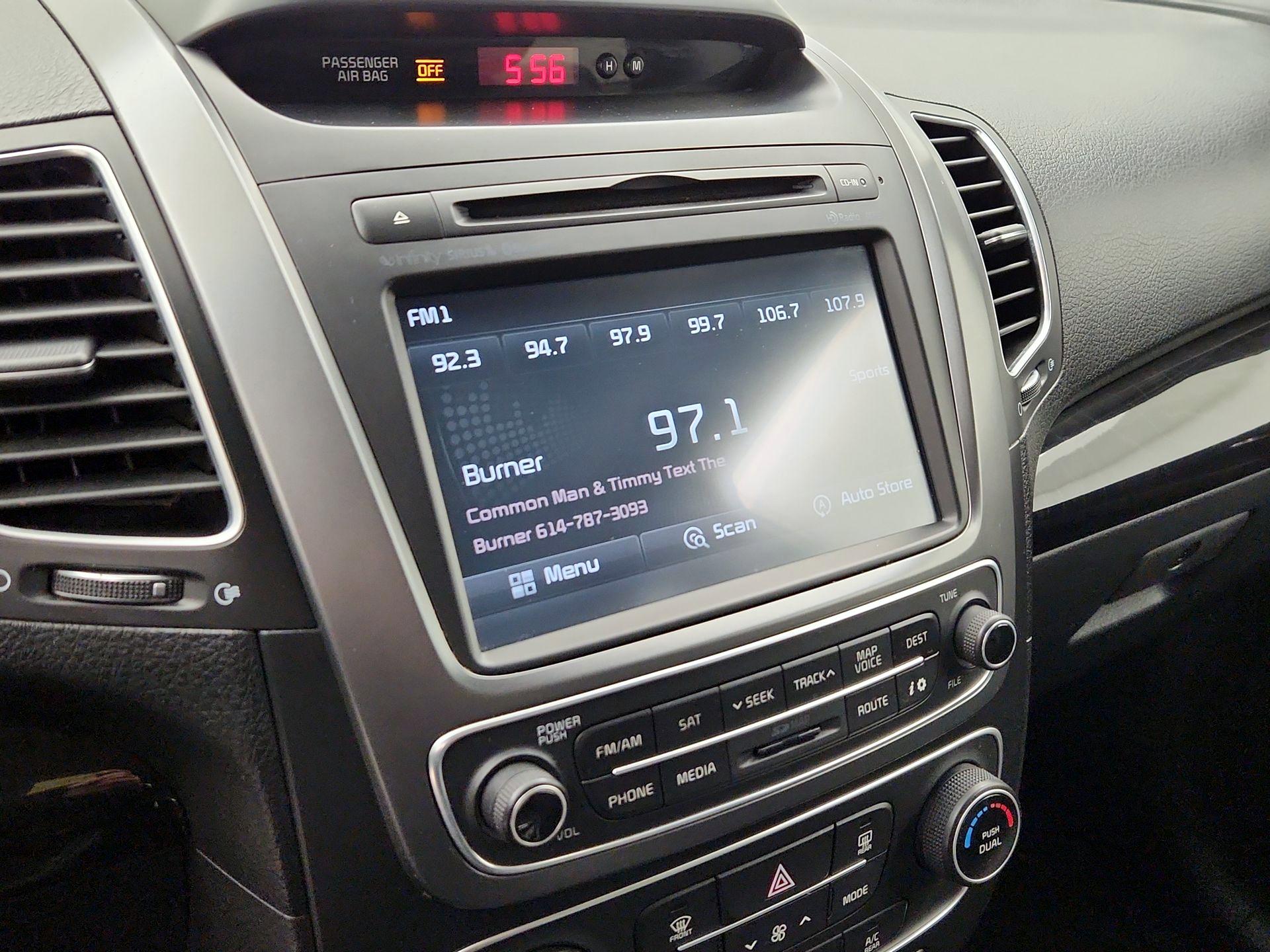 Thumbnail: 2014 Kia Sorento - 16