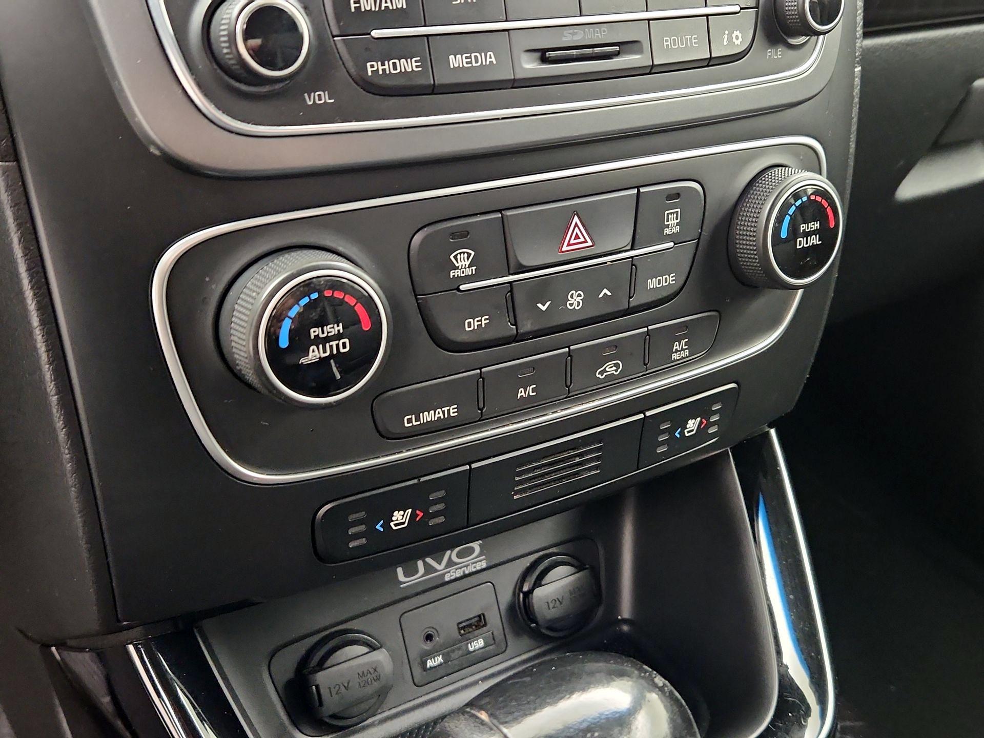 Thumbnail: 2014 Kia Sorento - 17