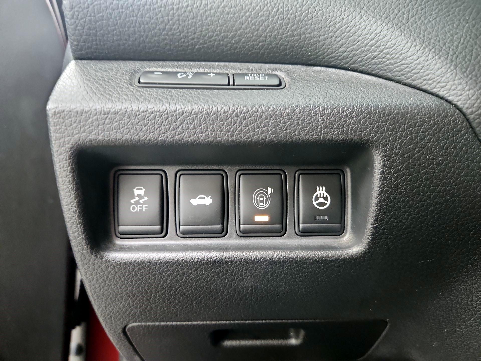 Thumbnail: 2013 Nissan Altima - 11