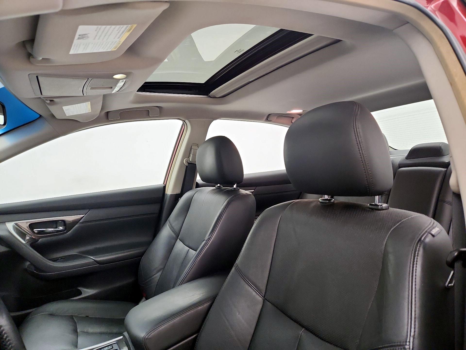 Thumbnail: 2013 Nissan Altima - 18